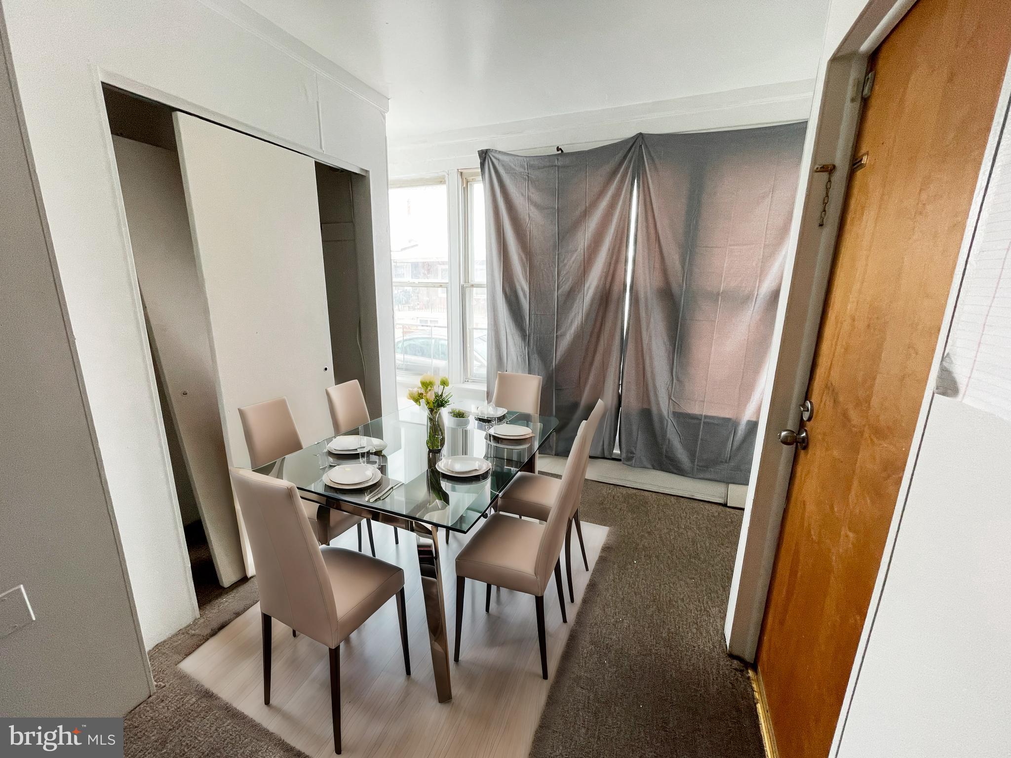 ELMWOOD PARK - Residential Income