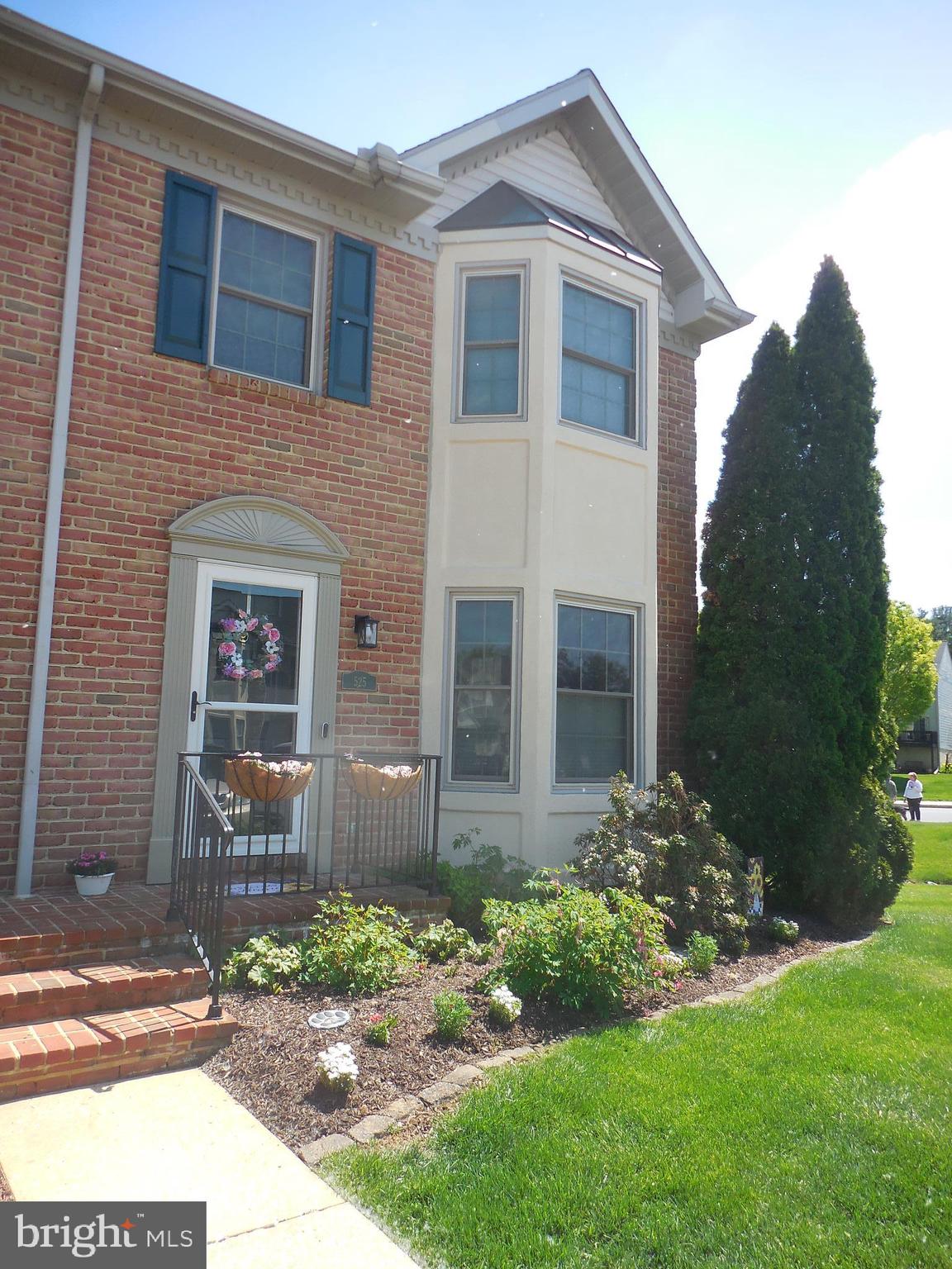525 COBBLESTONE LANE