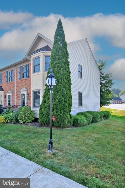 525 COBBLESTONE LANE