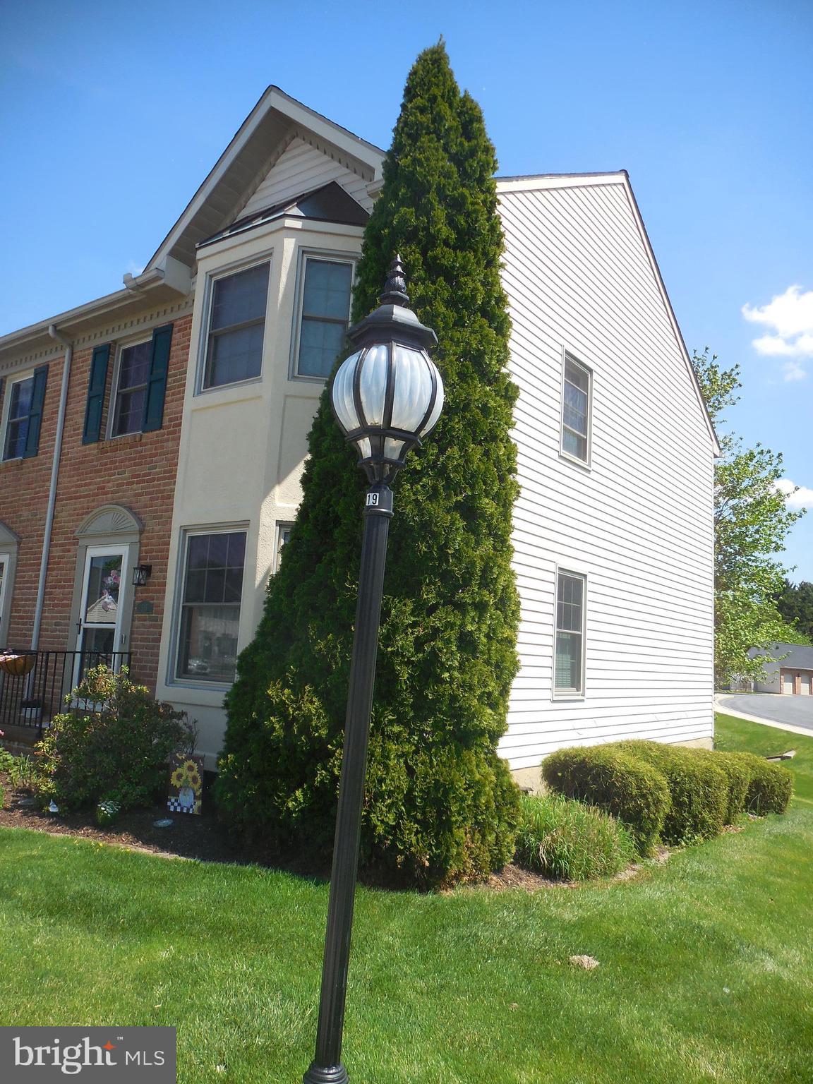 525 COBBLESTONE LANE