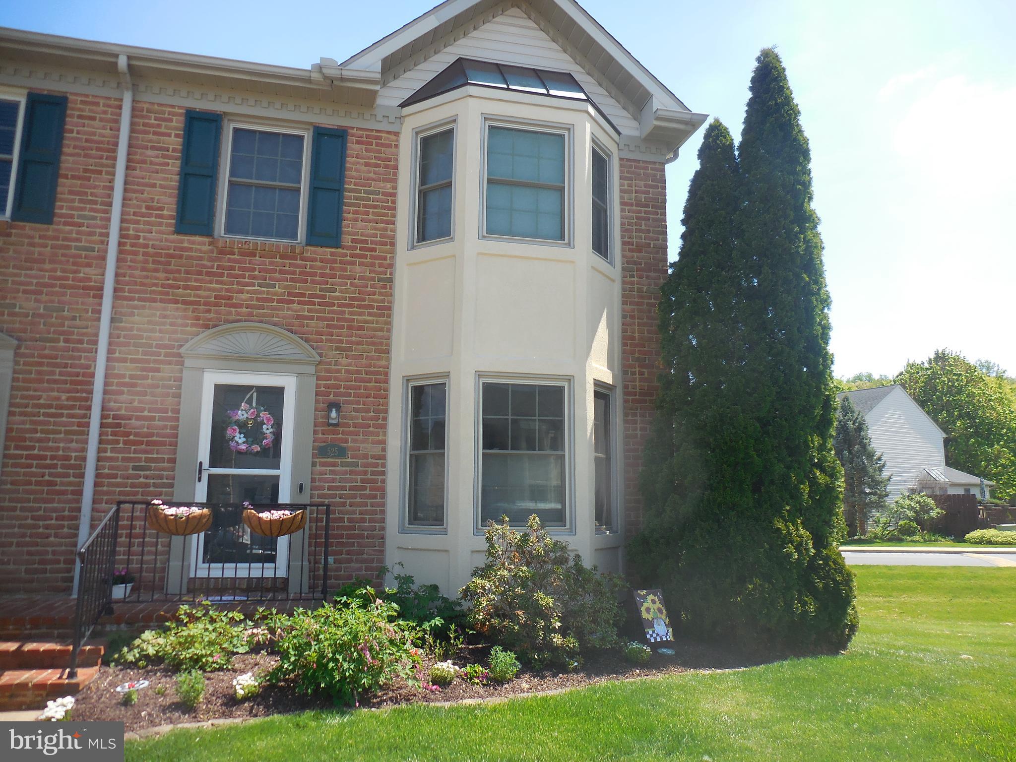 525 COBBLESTONE LANE