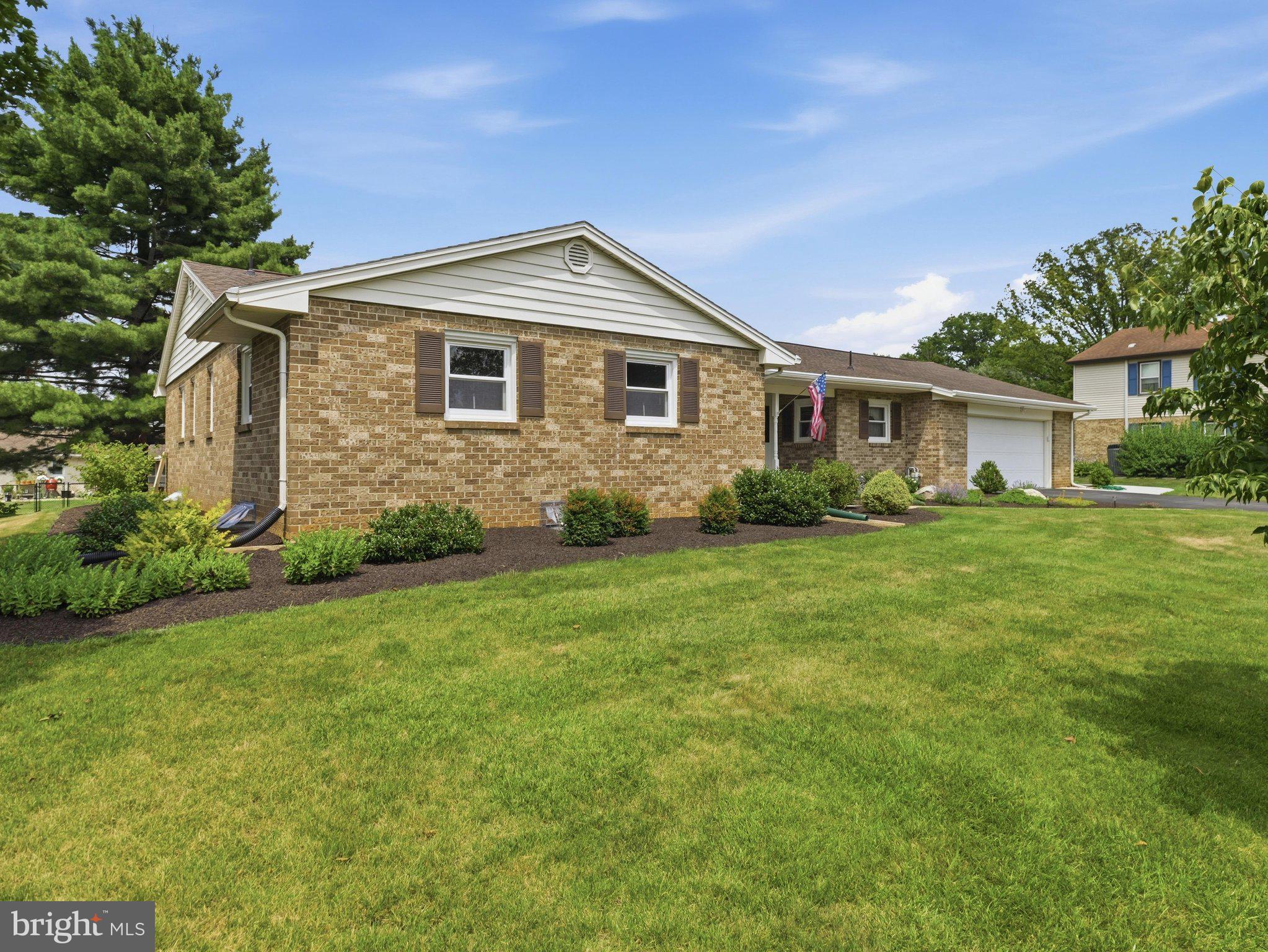 207 SHERWOOD DRIVE