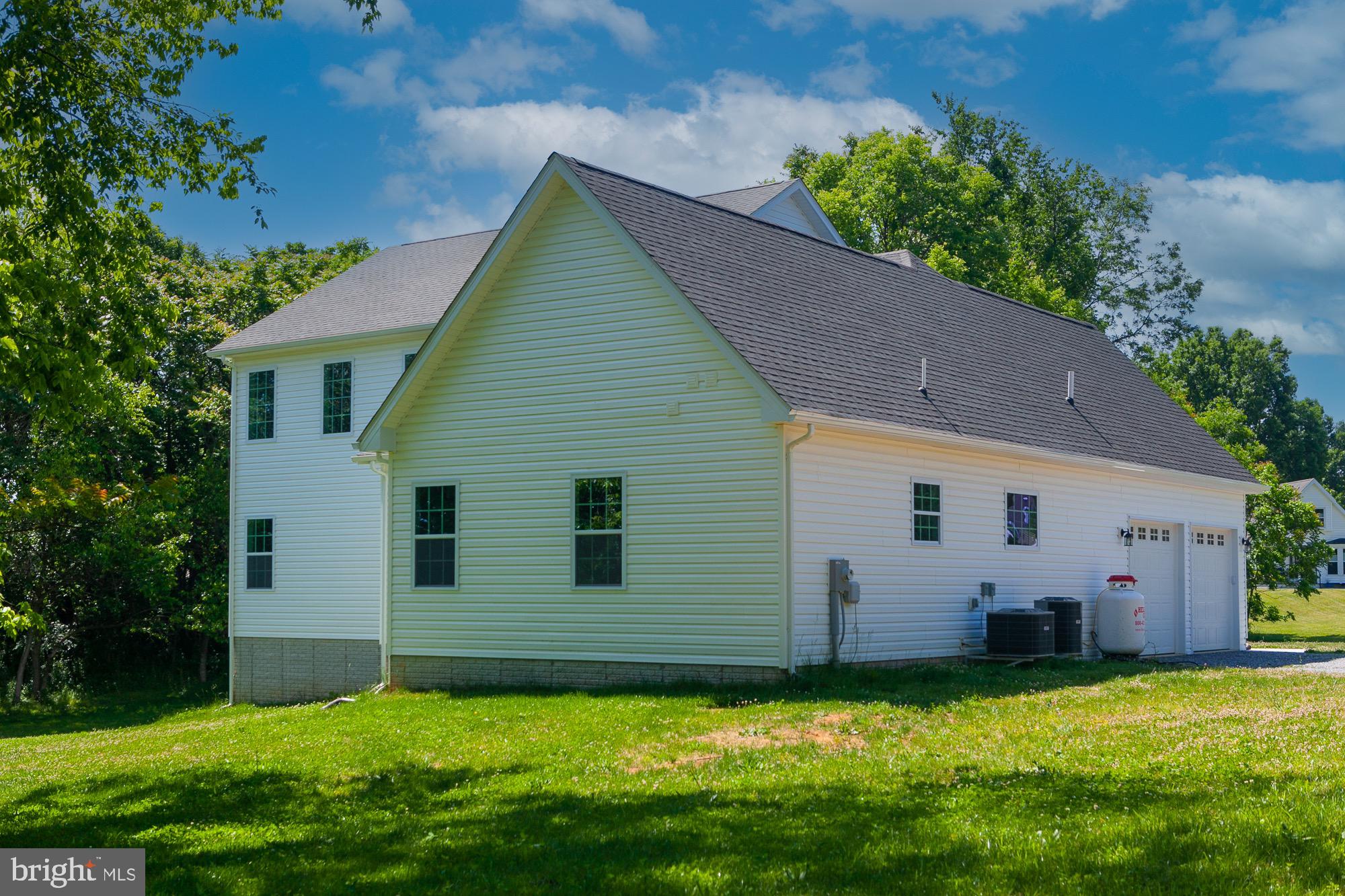 PEMBROKE GROVE - Residential