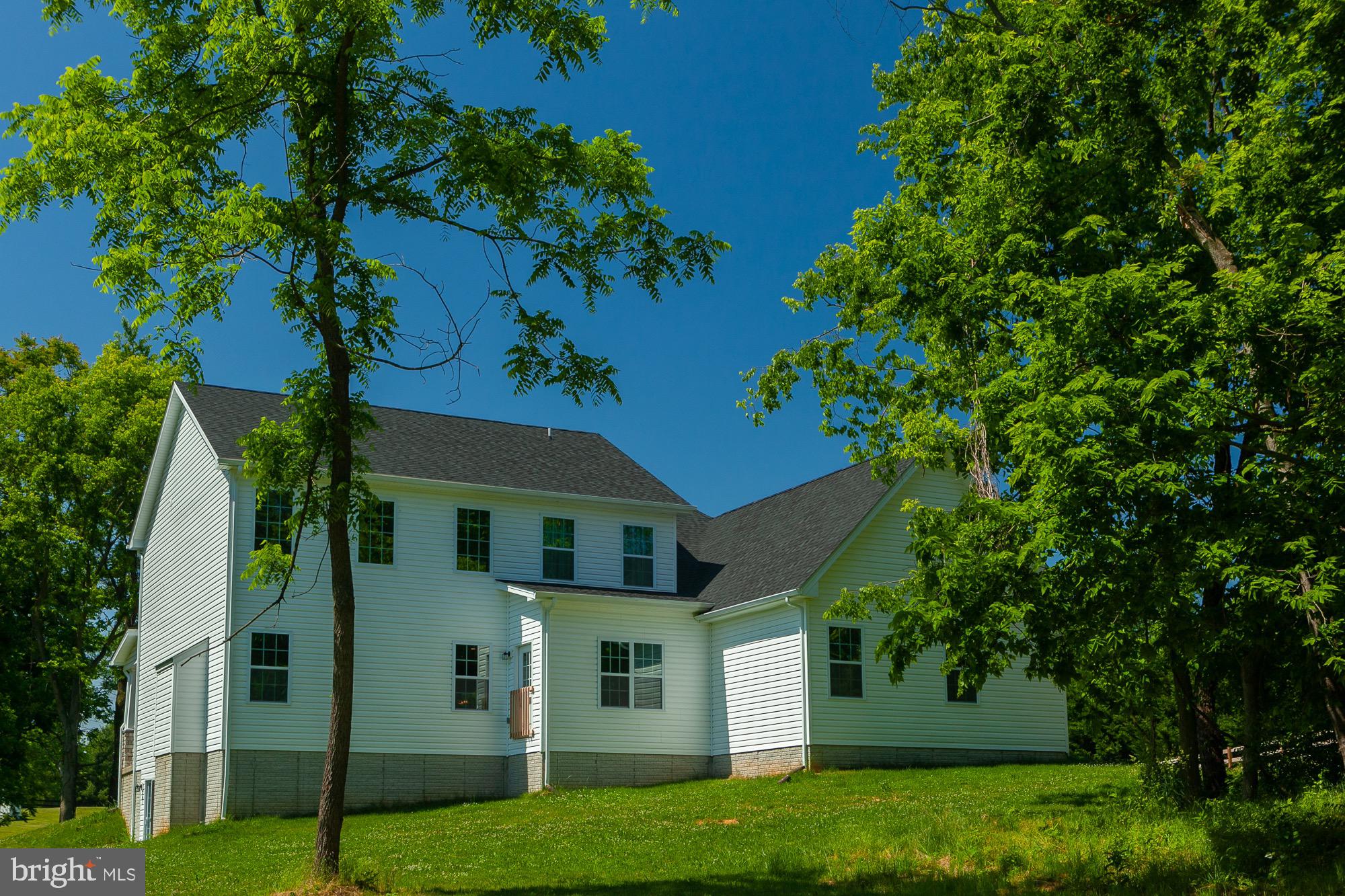 PEMBROKE GROVE - Residential