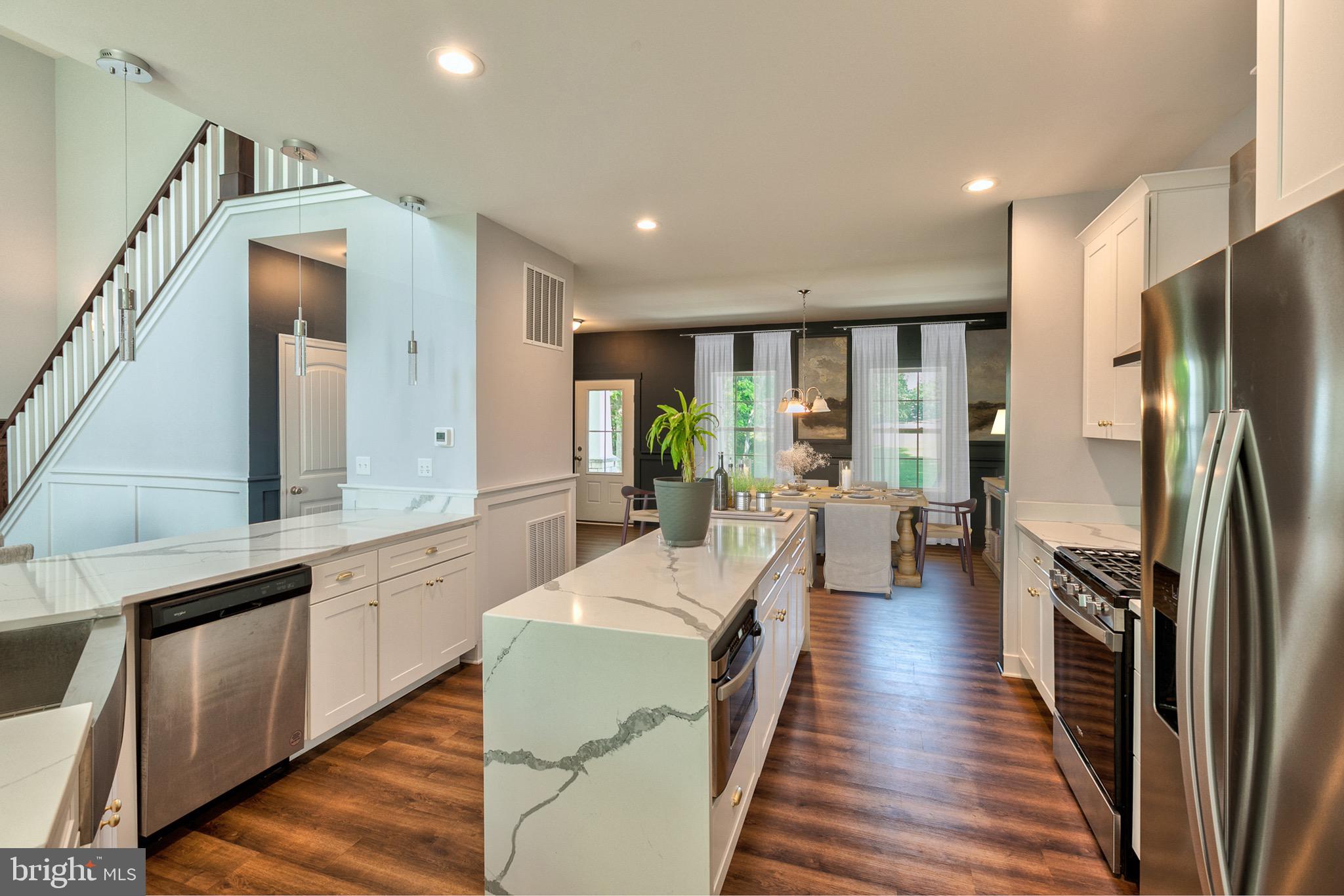 PEMBROKE GROVE - Residential