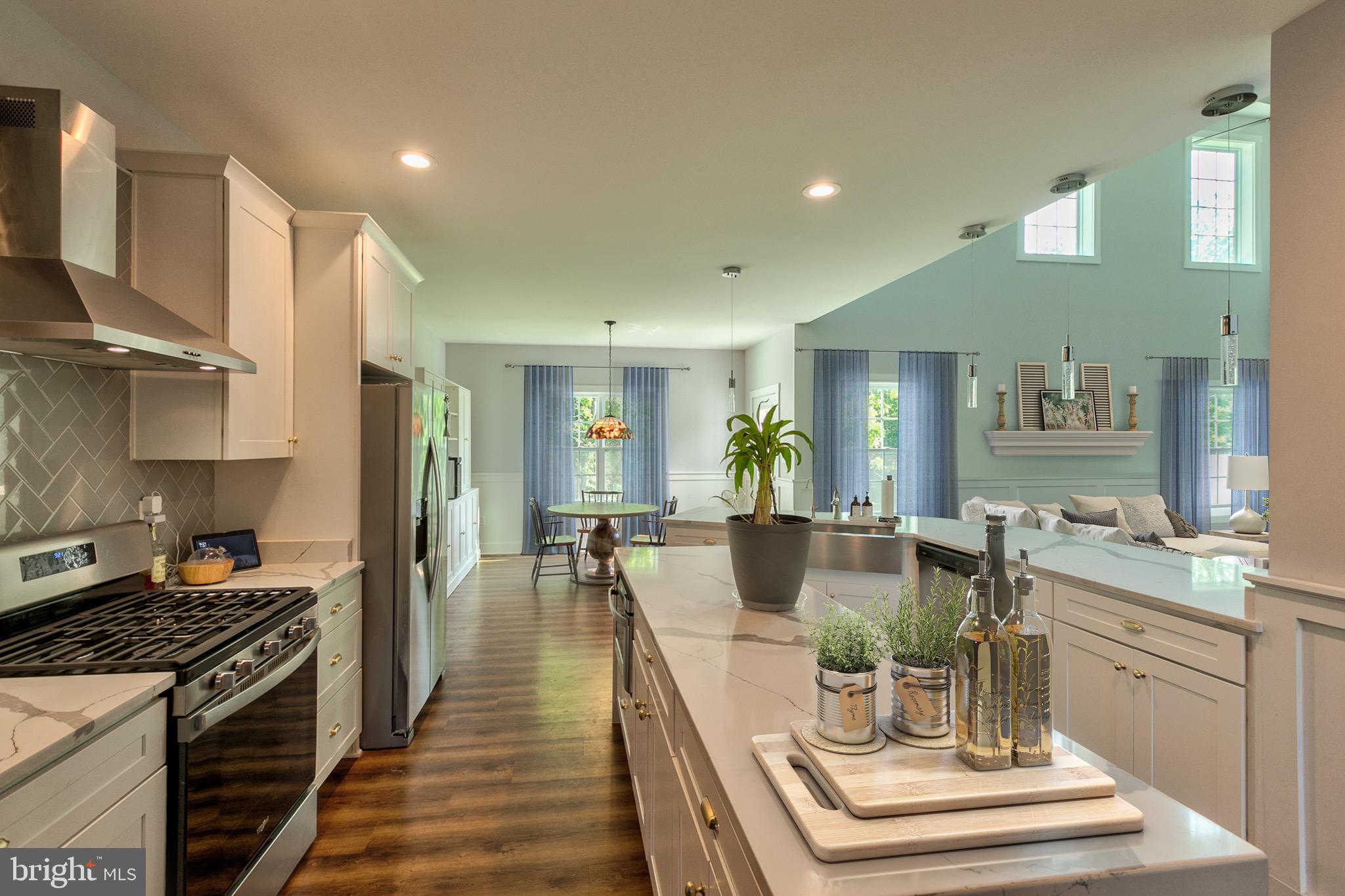 PEMBROKE GROVE - Residential