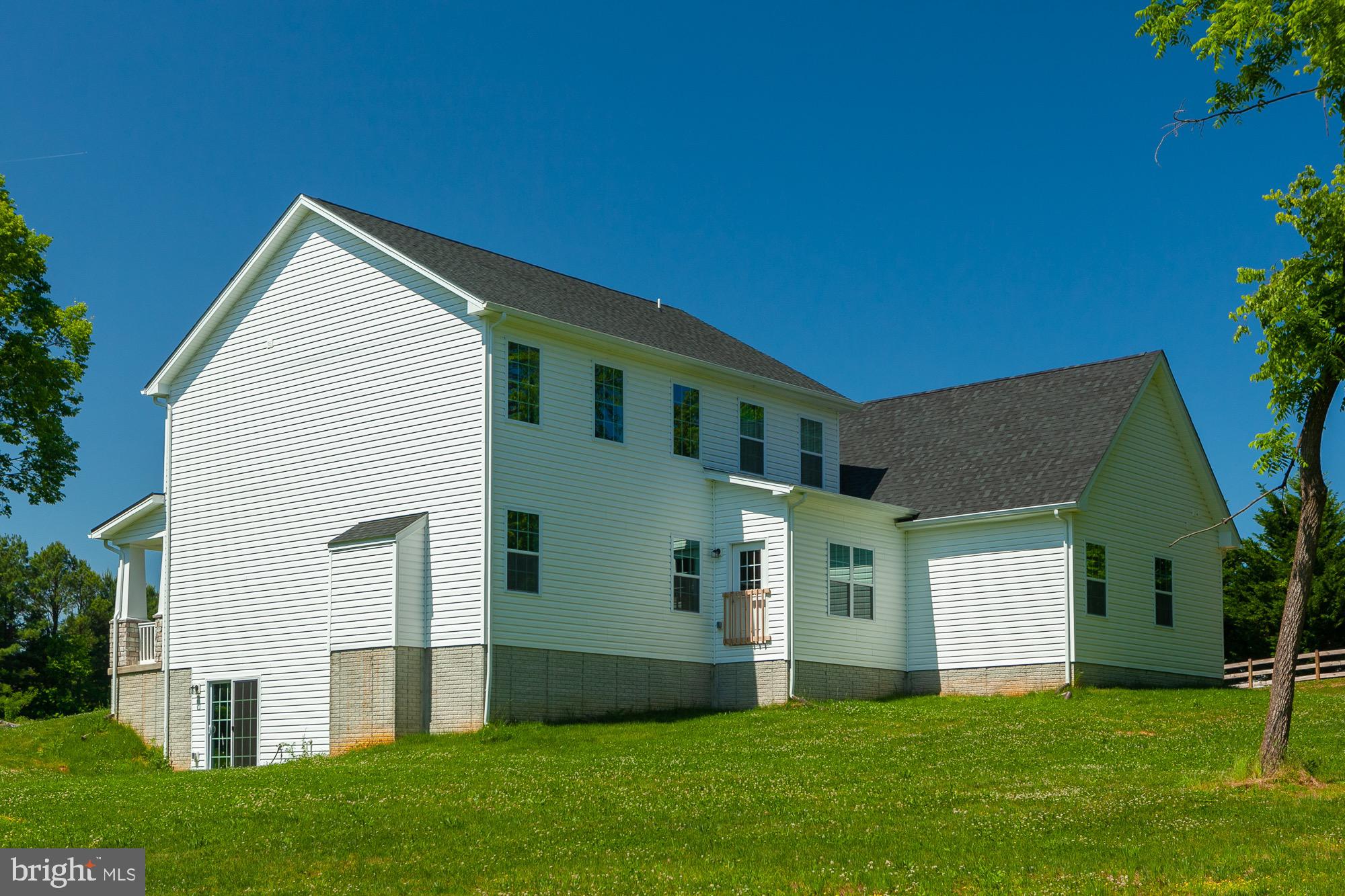 PEMBROKE GROVE - Residential