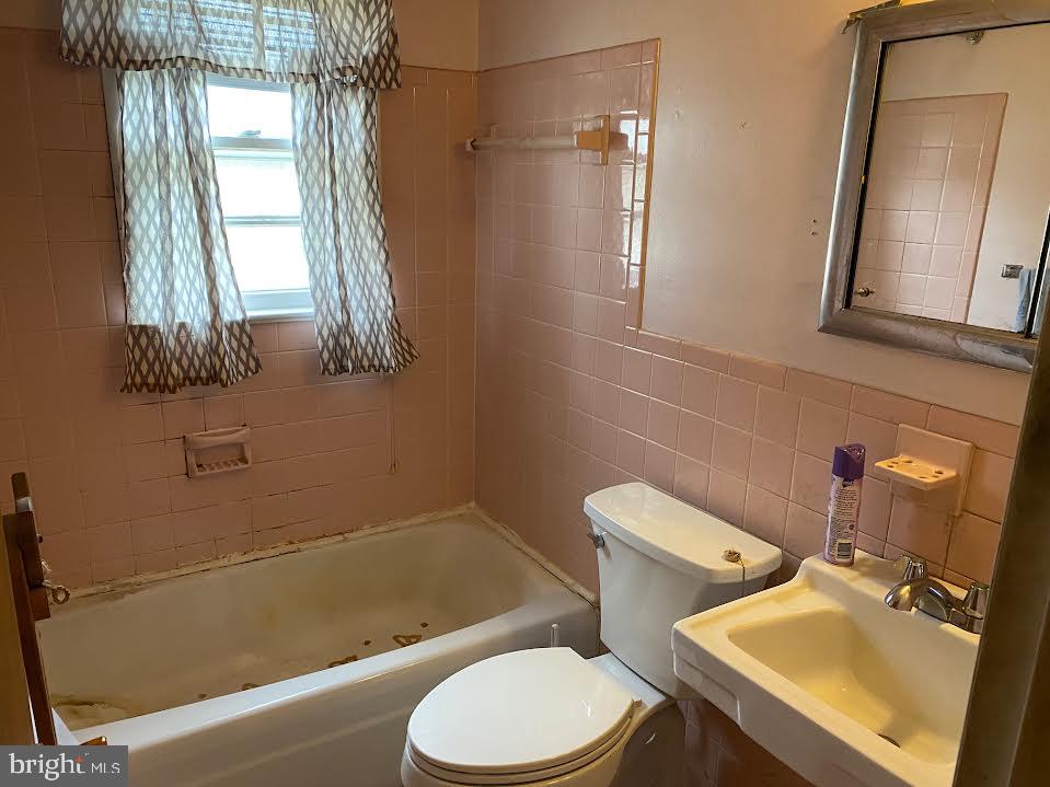 WADE-MAR ESTATES - Residential