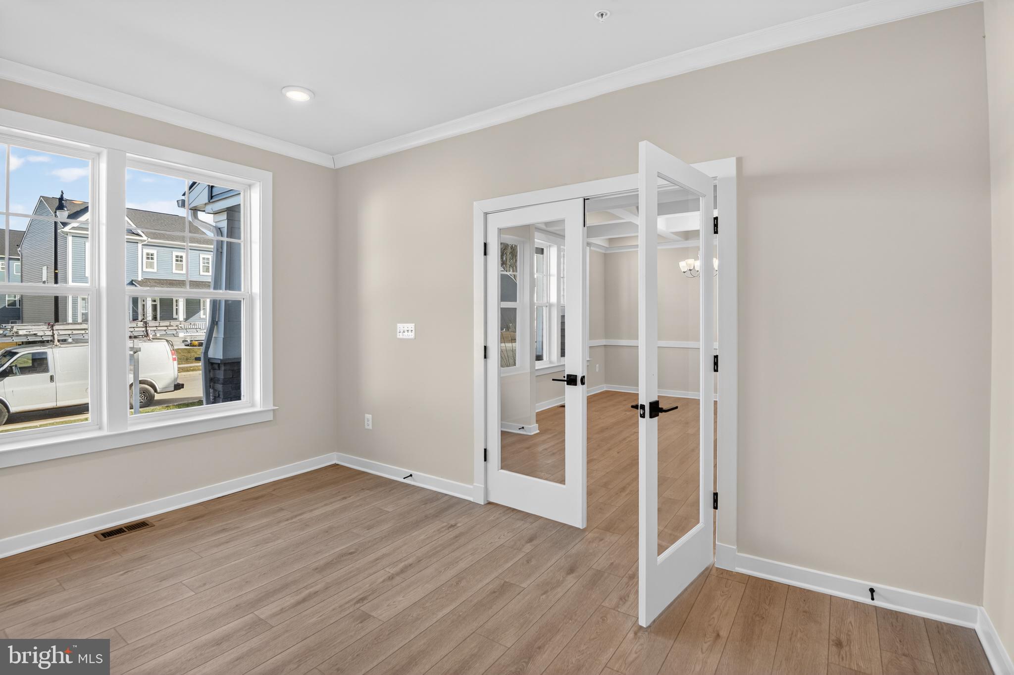 SOUTH LAKE - Residential