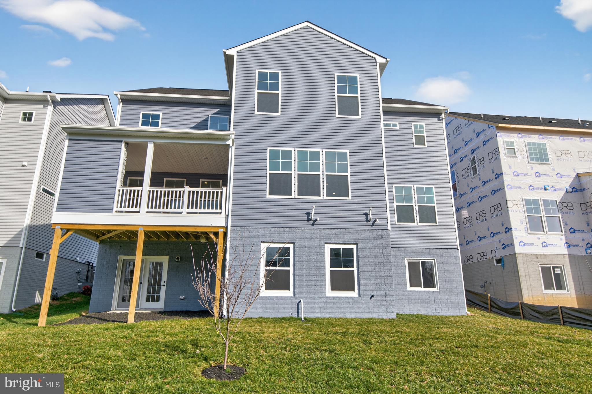 SOUTH LAKE - Residential