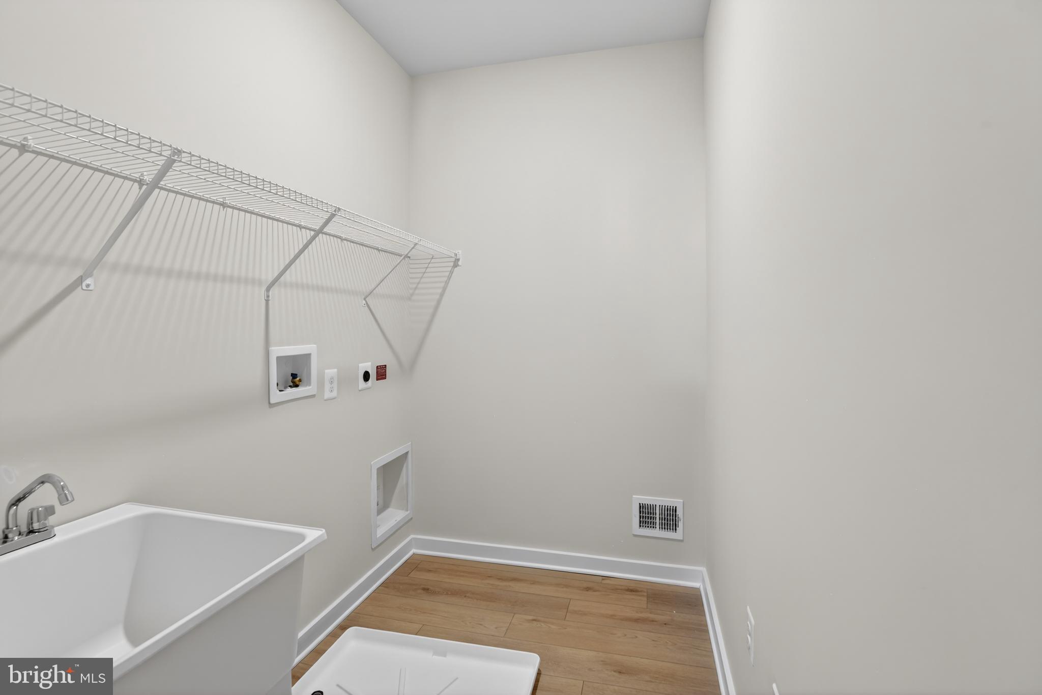 SOUTH LAKE - Residential