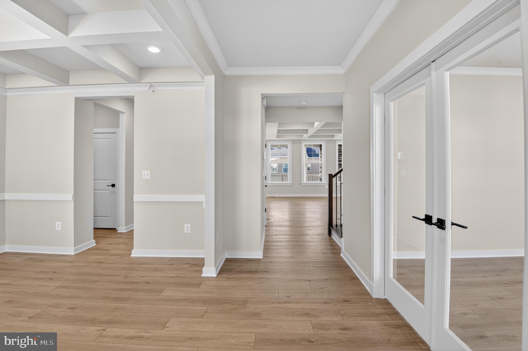 SOUTH LAKE - Residential