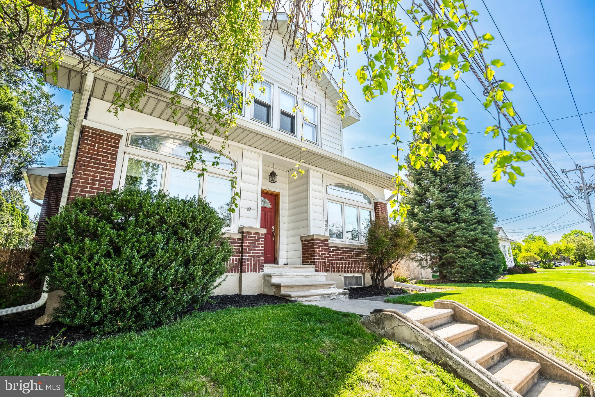 935 N BROOKSIDE ROAD