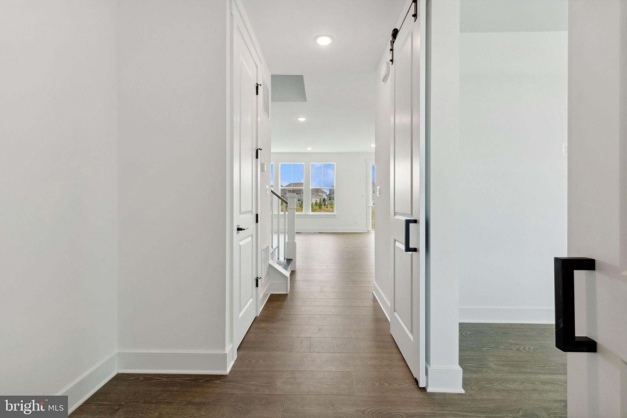 865 MERLIN DRIVE