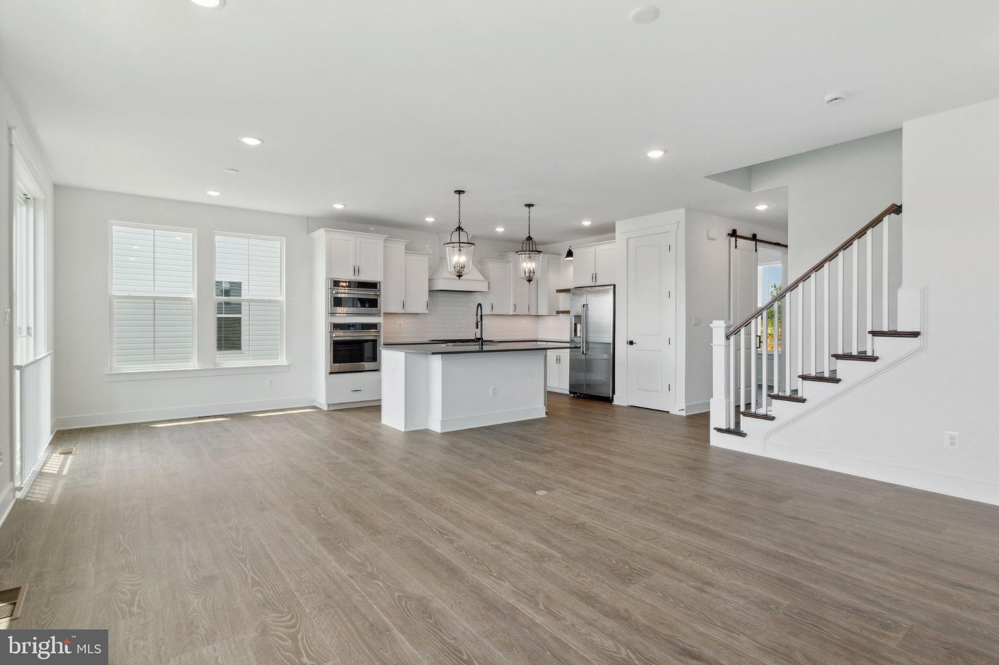 865 MERLIN DRIVE