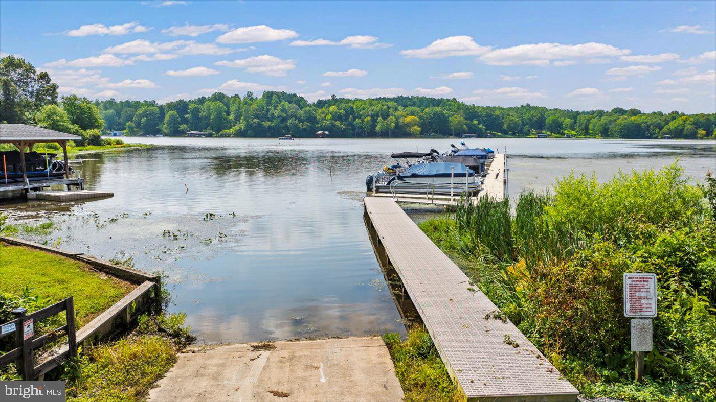 LANDS END AT LAKE ANNA - Residential