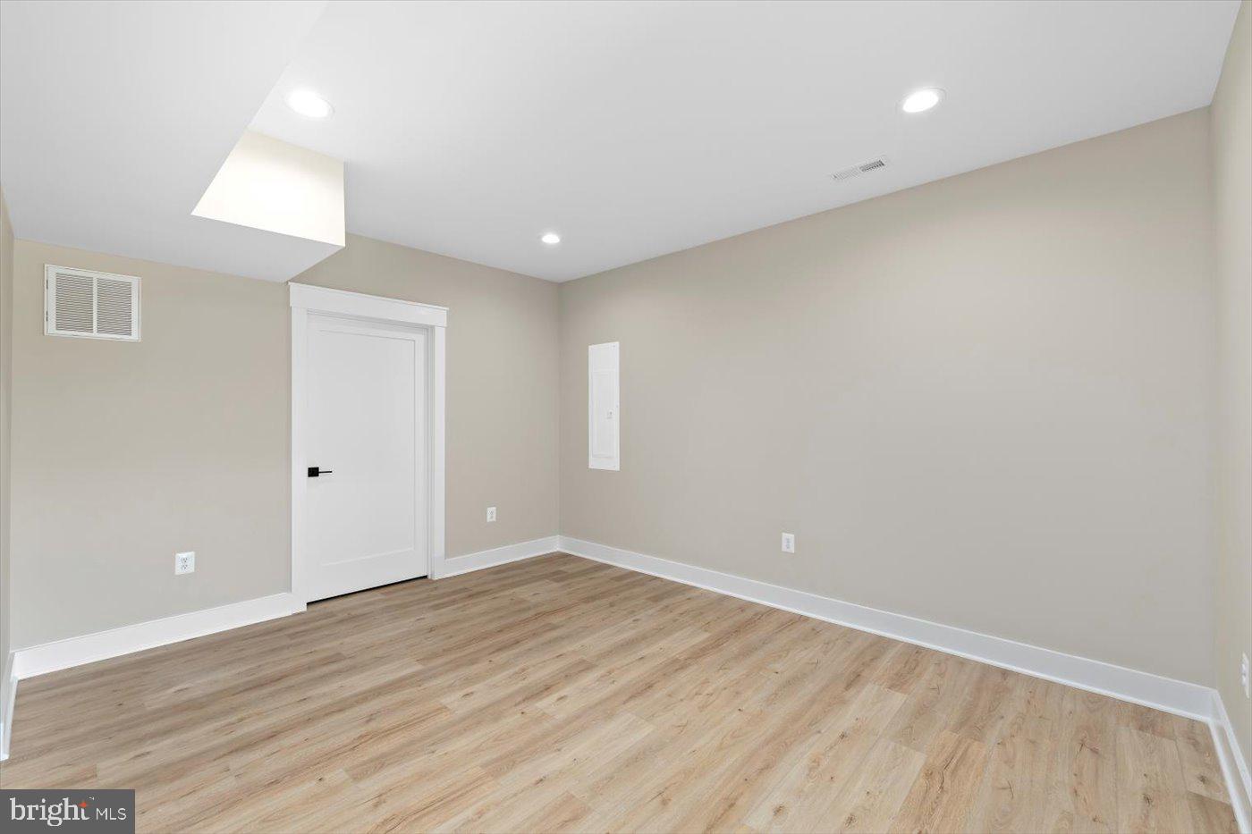 LANDS END AT LAKE ANNA - Residential