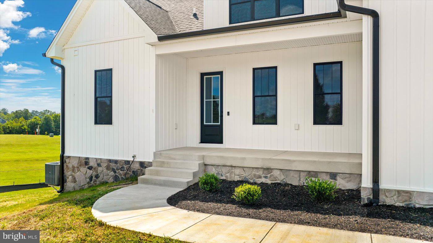 LANDS END AT LAKE ANNA - Residential