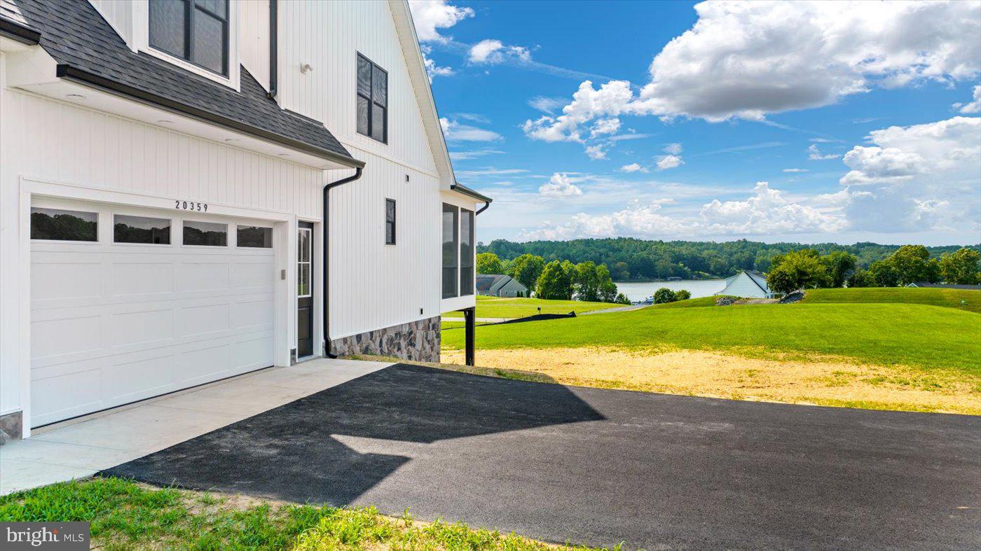 LANDS END AT LAKE ANNA - Residential