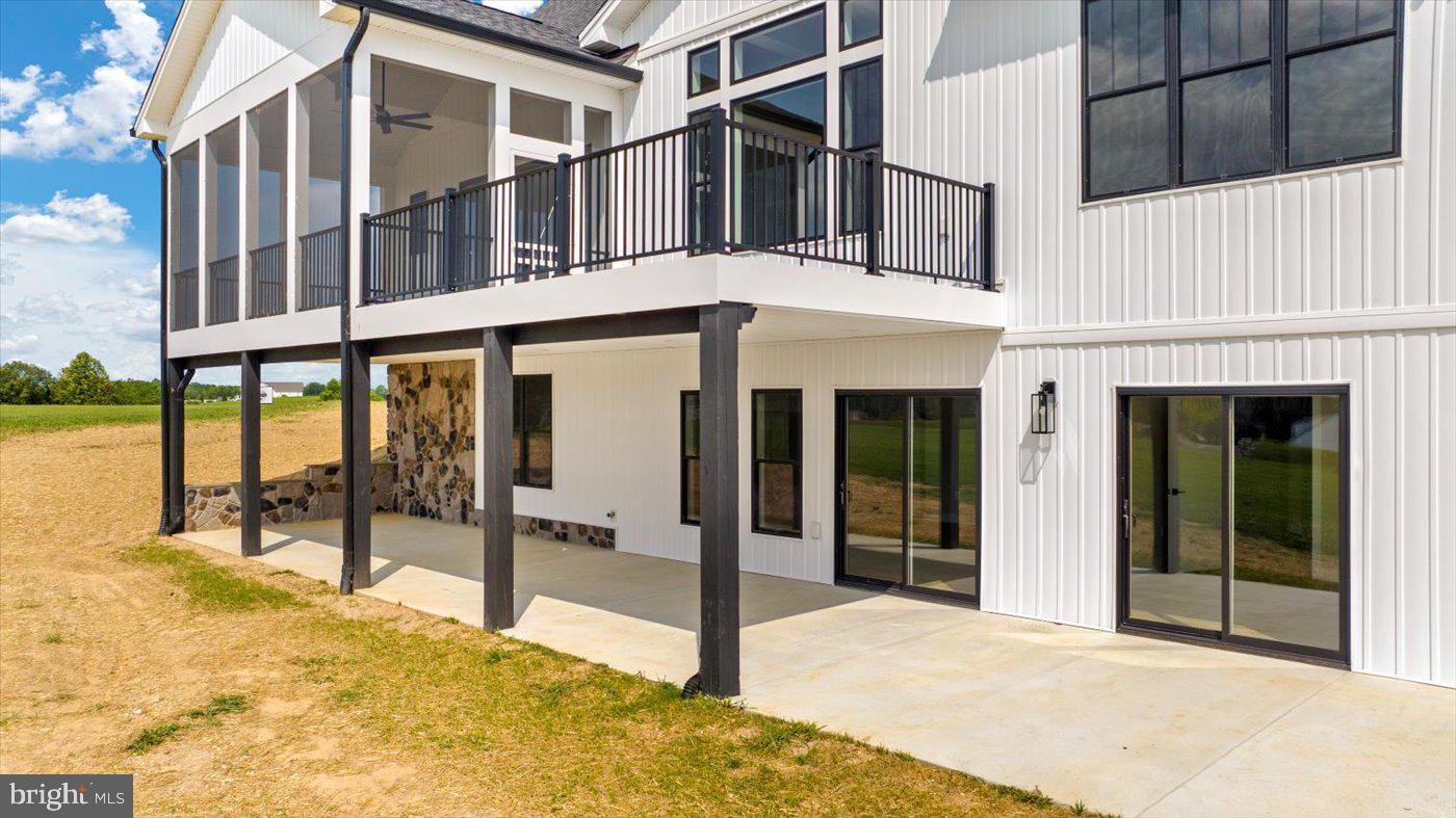 LANDS END AT LAKE ANNA - Residential