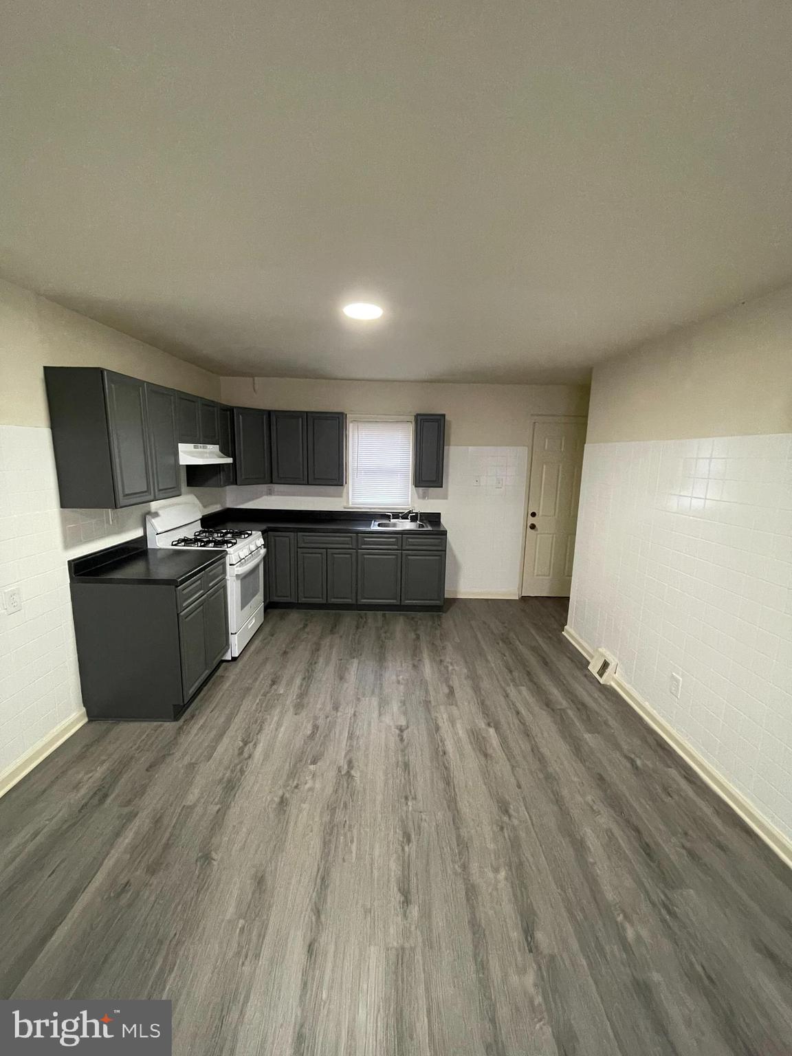 PHILADELPHIA (NORTH) - Residential Lease