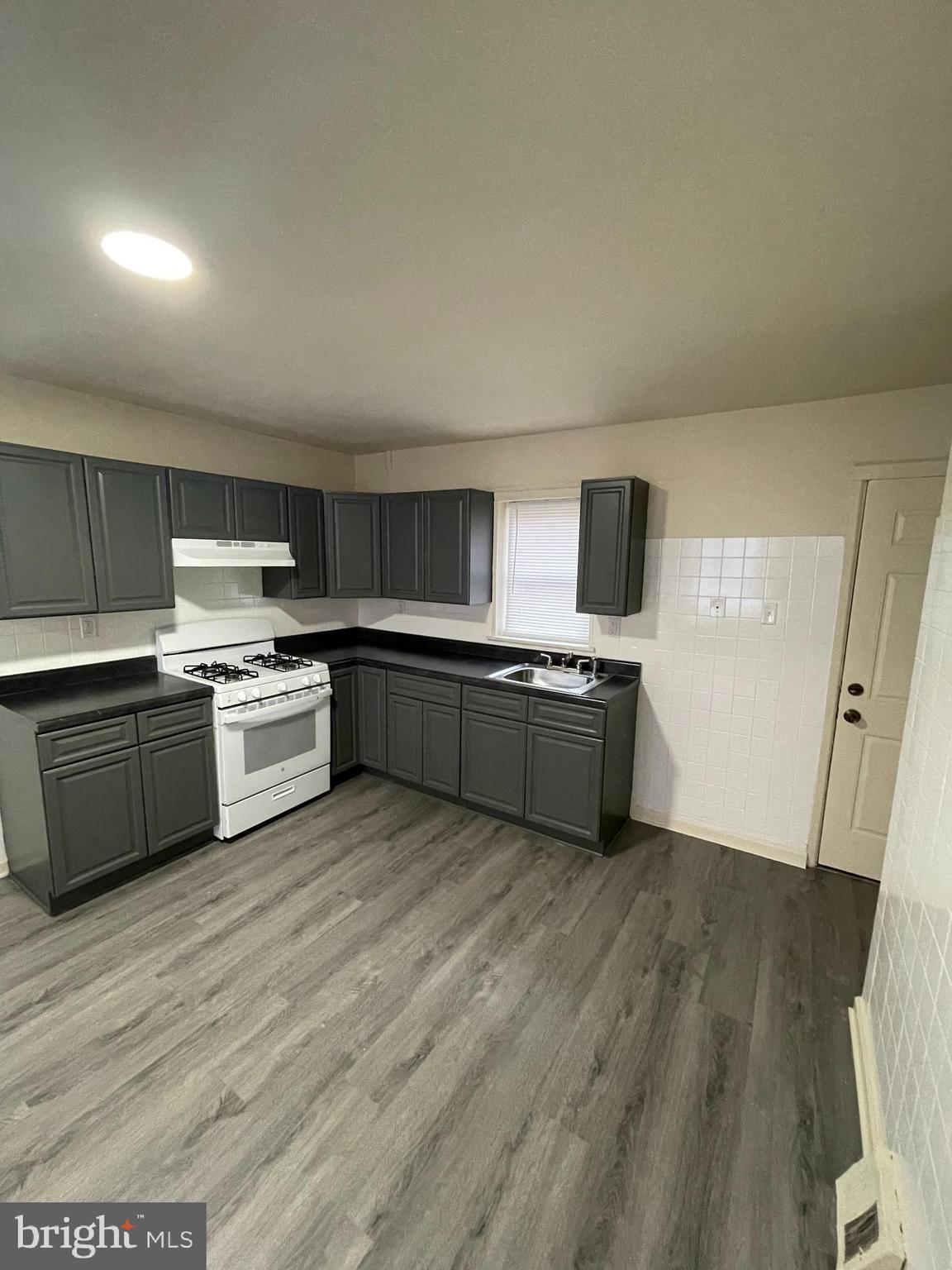 PHILADELPHIA (NORTH) - Residential Lease