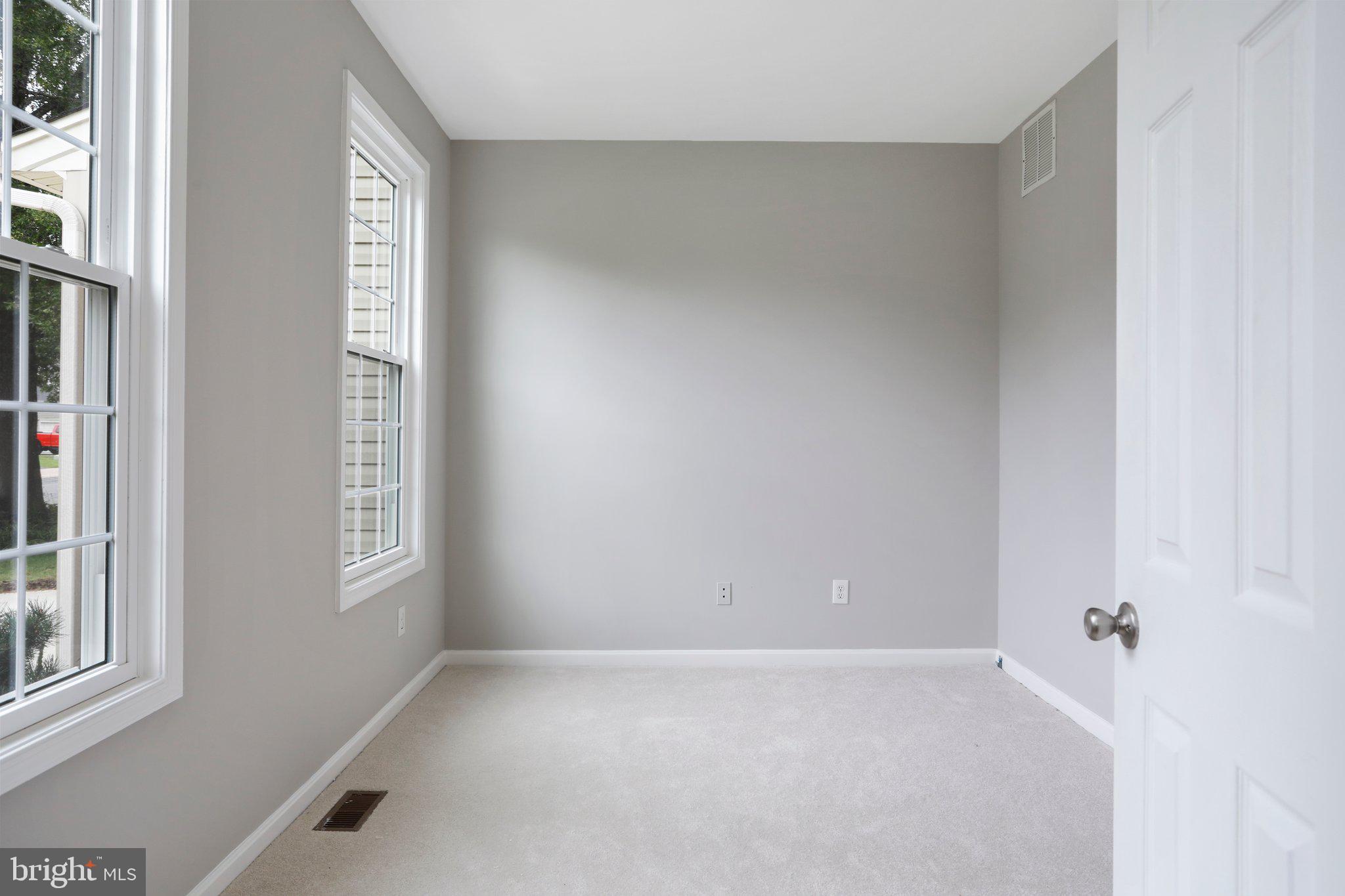 MONROSE HILL - Residential