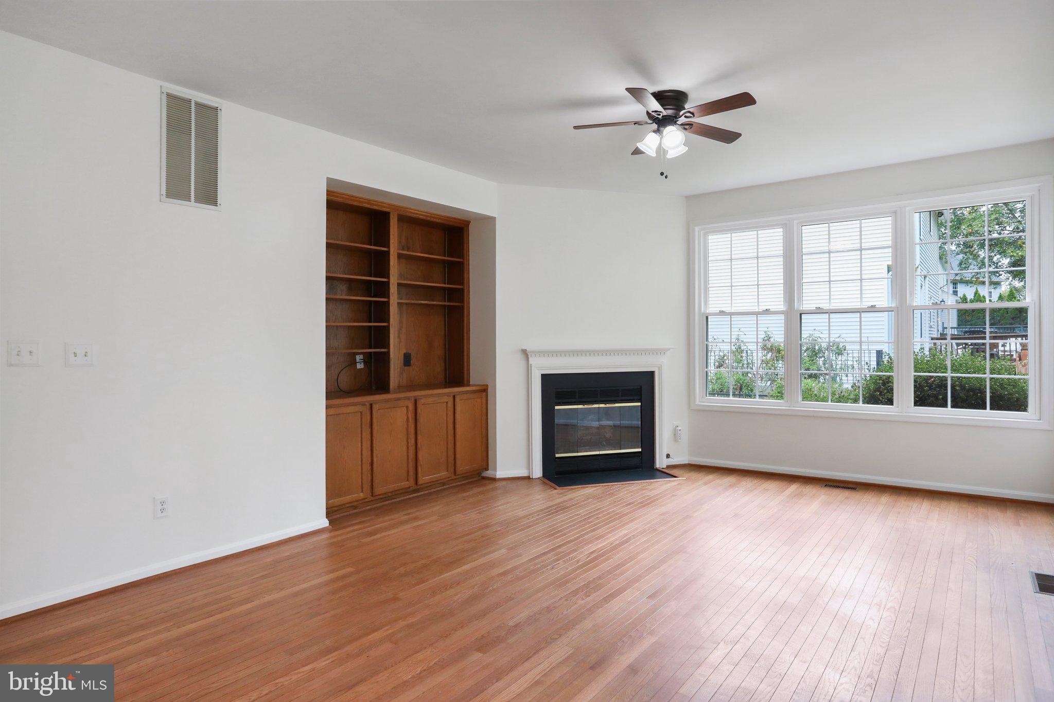 MONROSE HILL - Residential