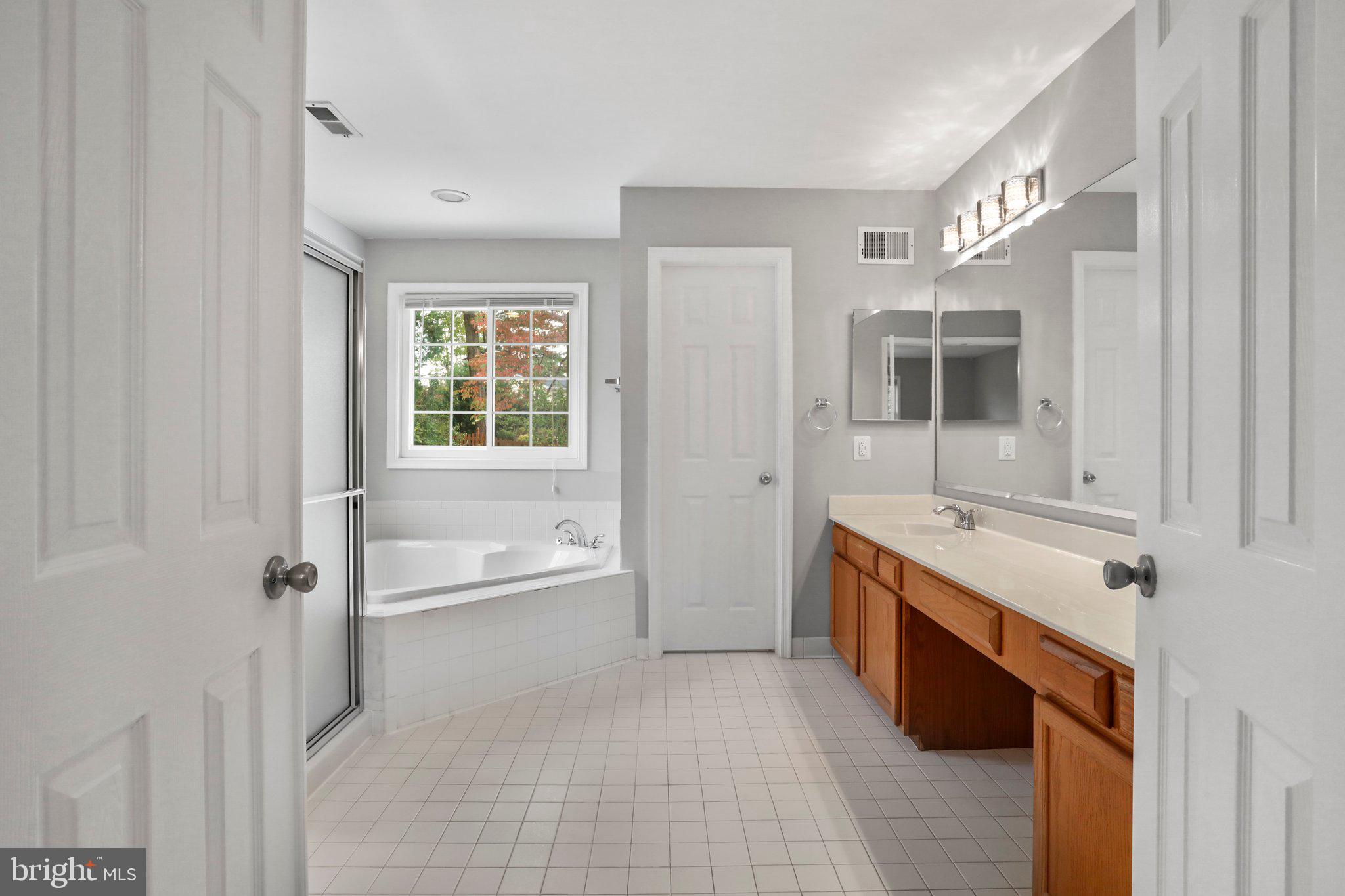 MONROSE HILL - Residential