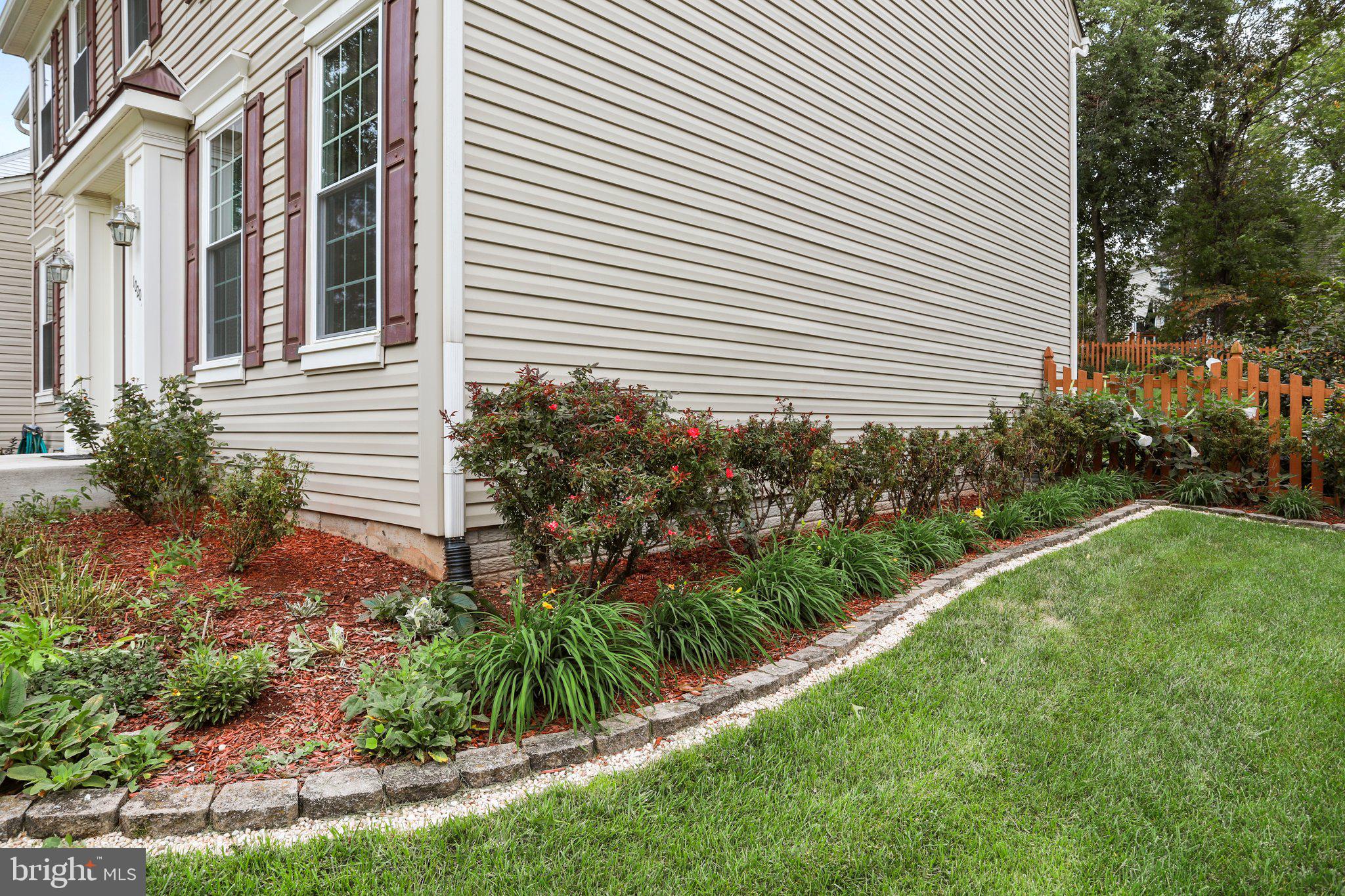 MONROSE HILL - Residential