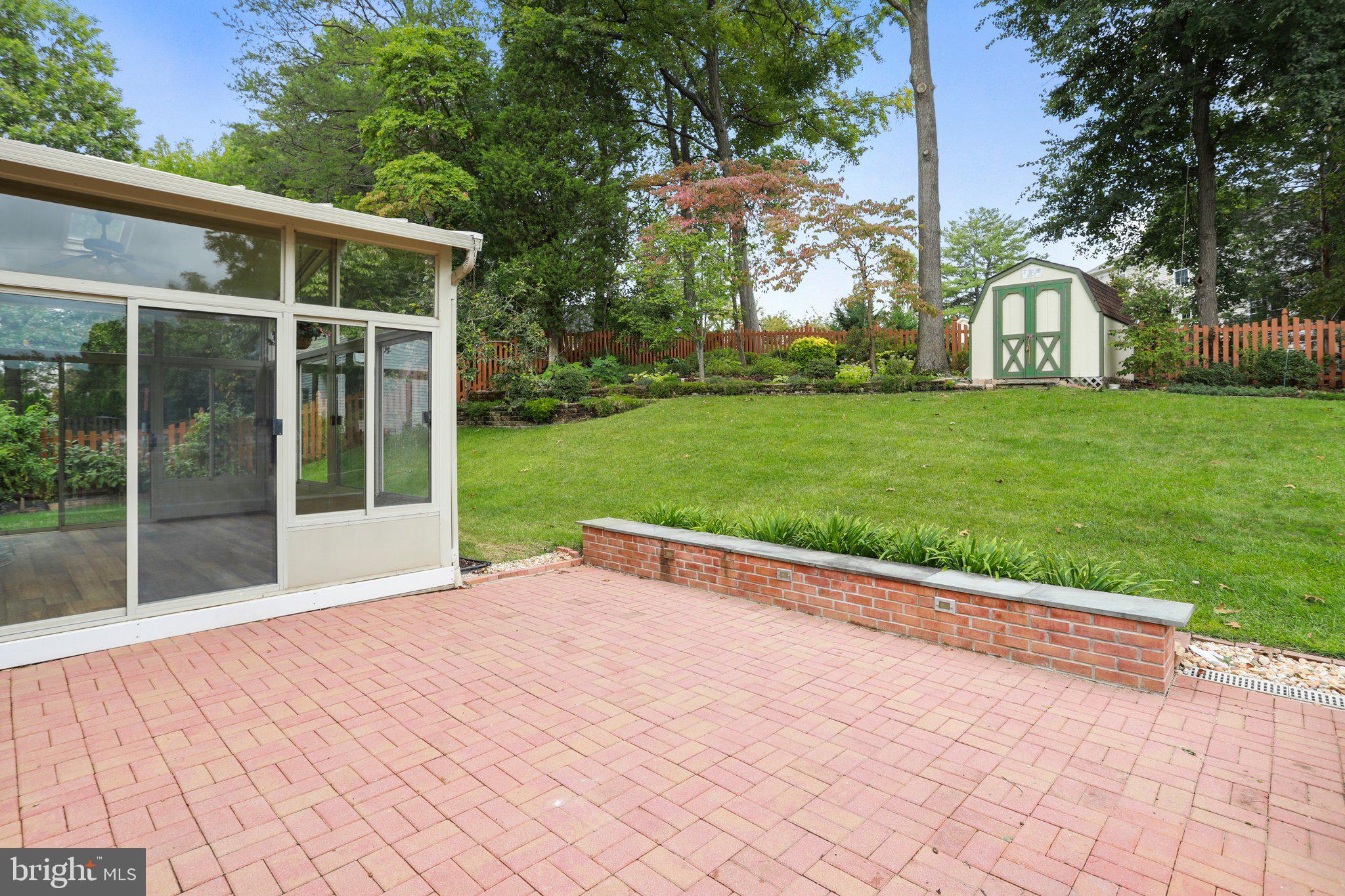 MONROSE HILL - Residential