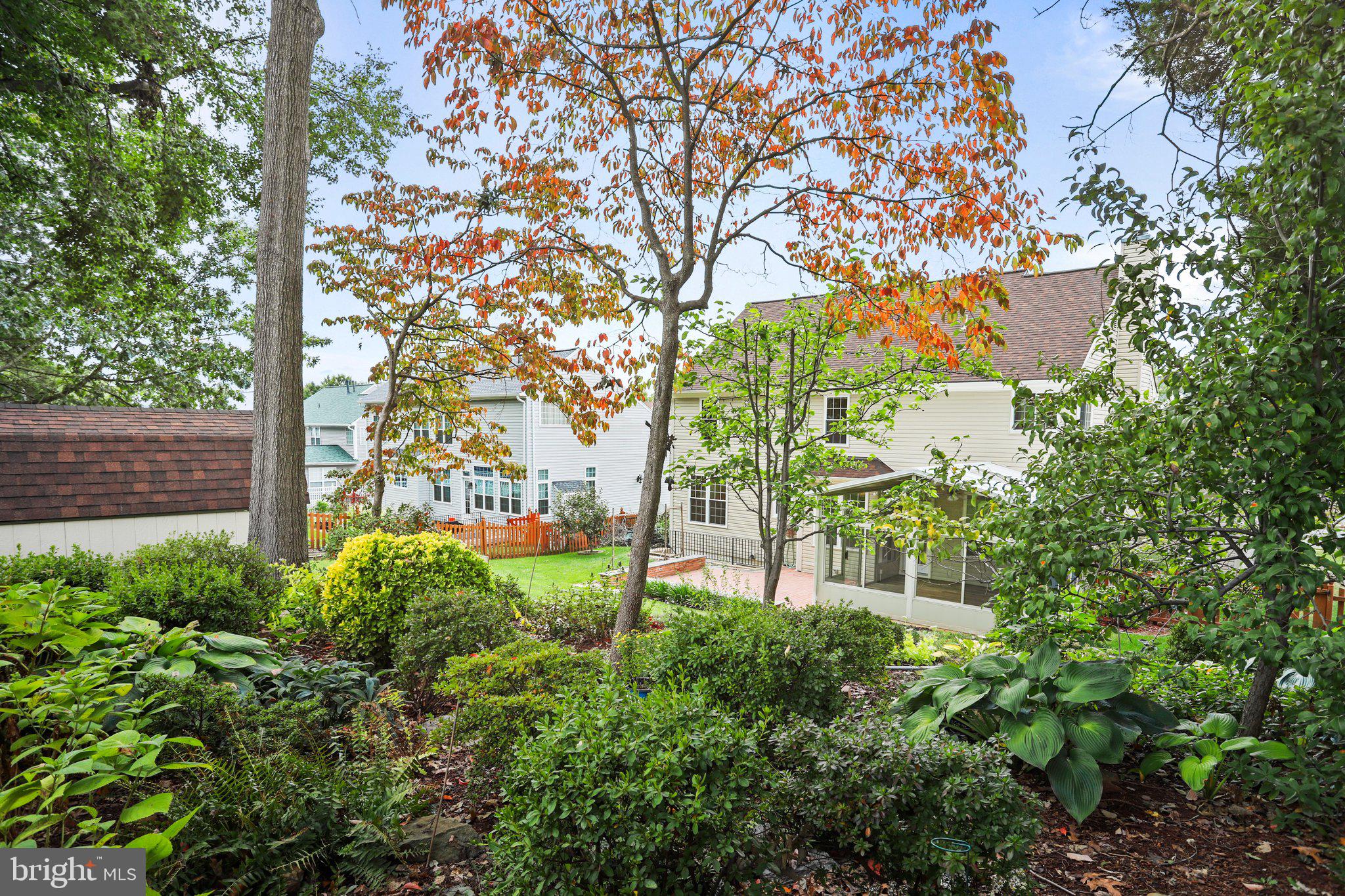 MONROSE HILL - Residential