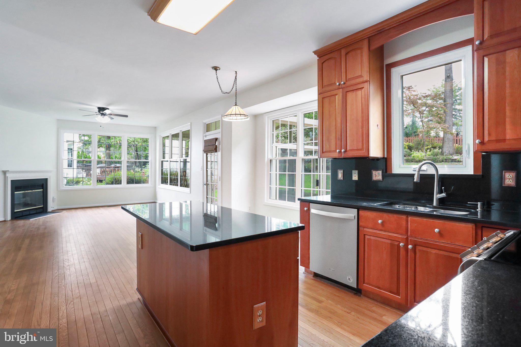 MONROSE HILL - Residential