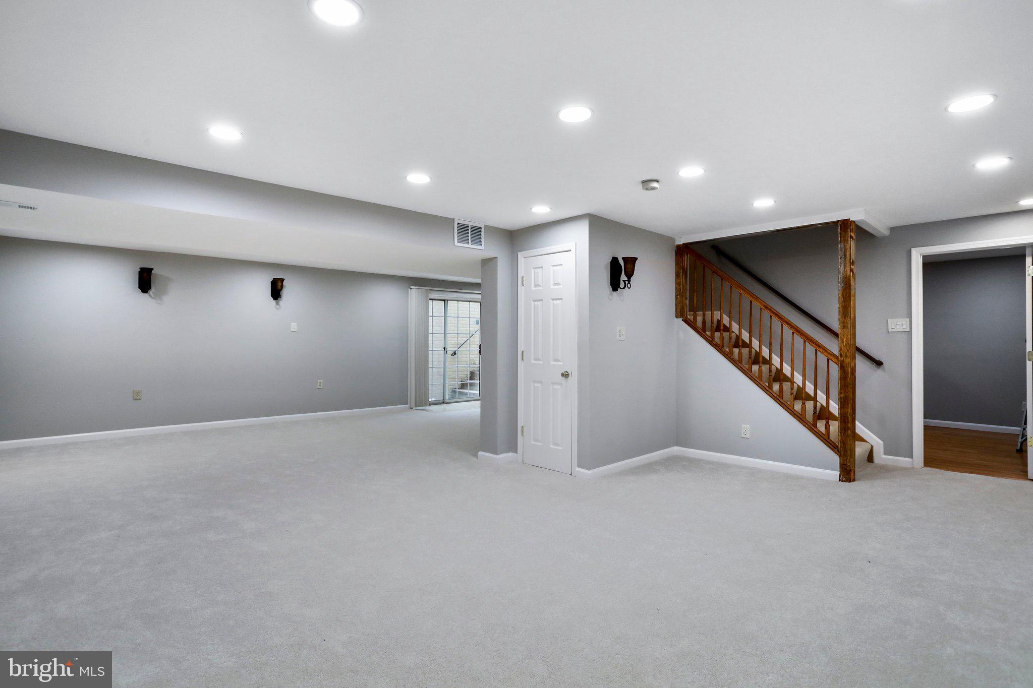 MONROSE HILL - Residential