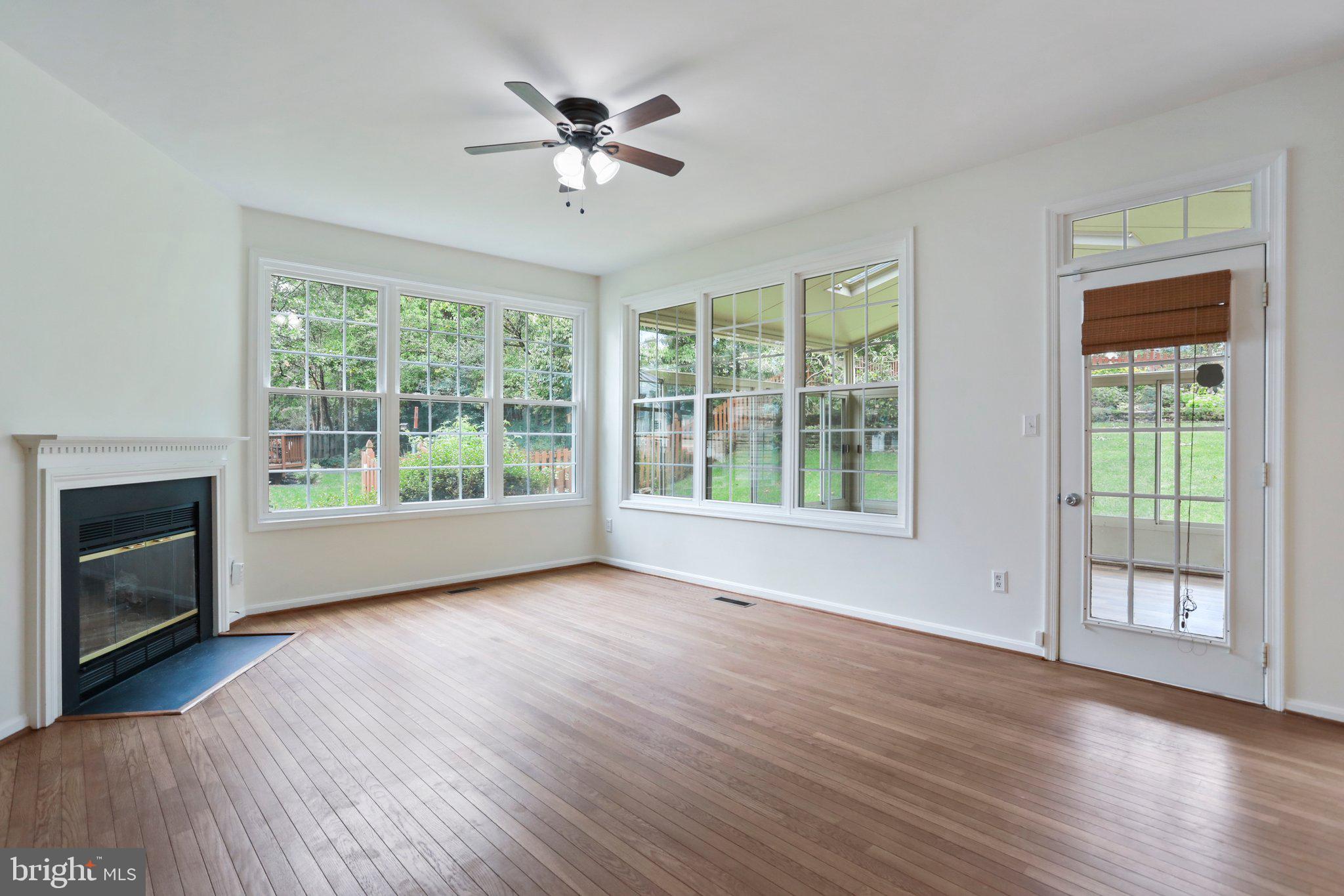 MONROSE HILL - Residential