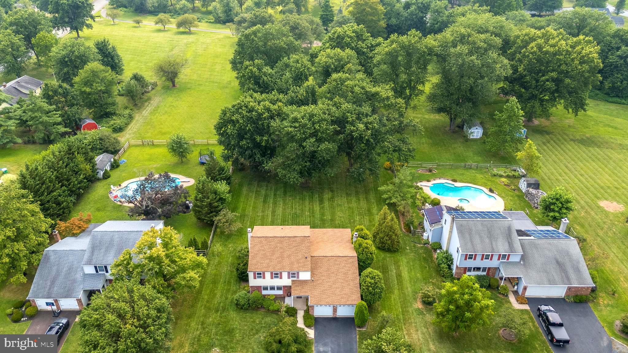 875 LAUREL LANE