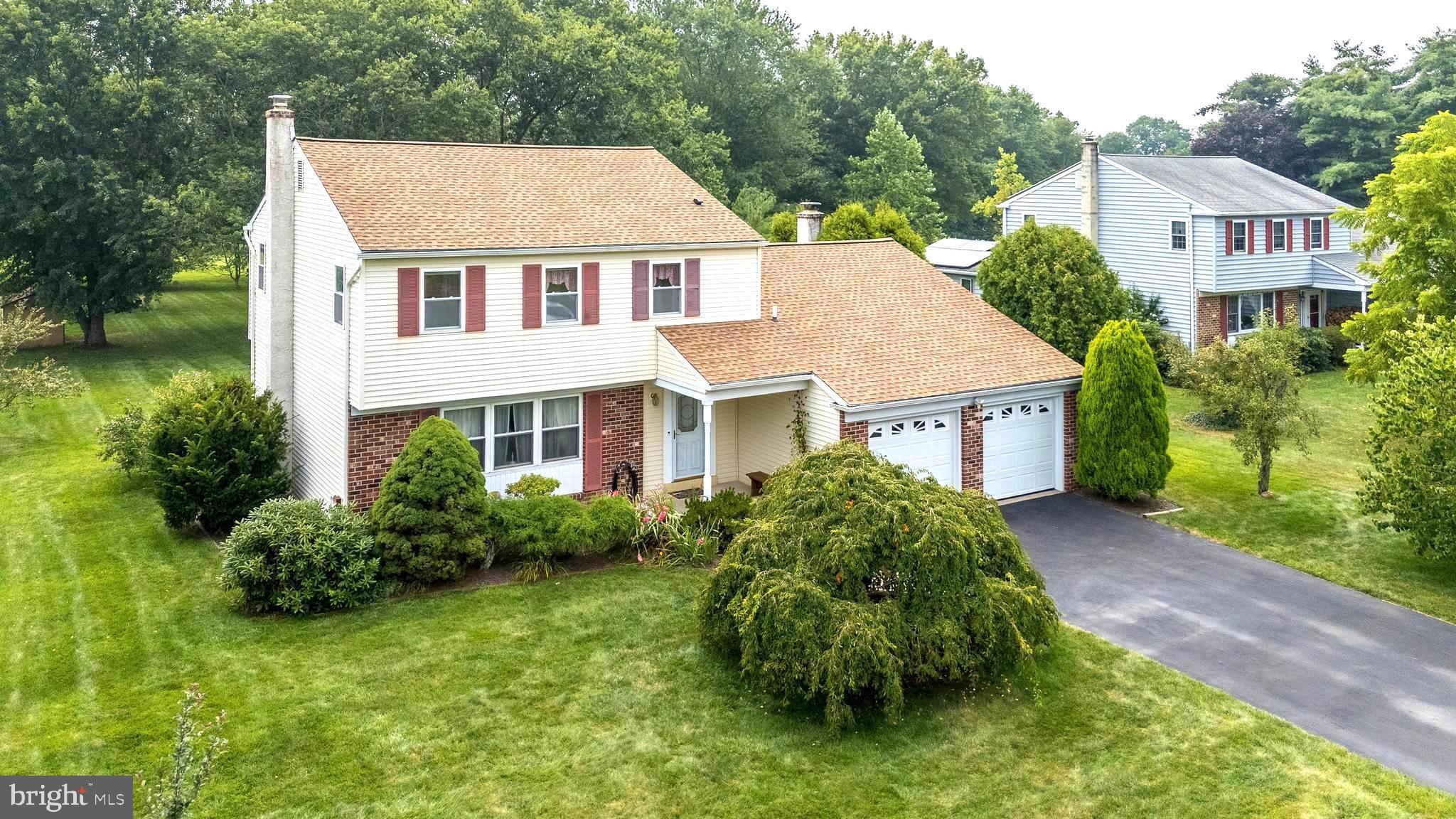 875 LAUREL LANE