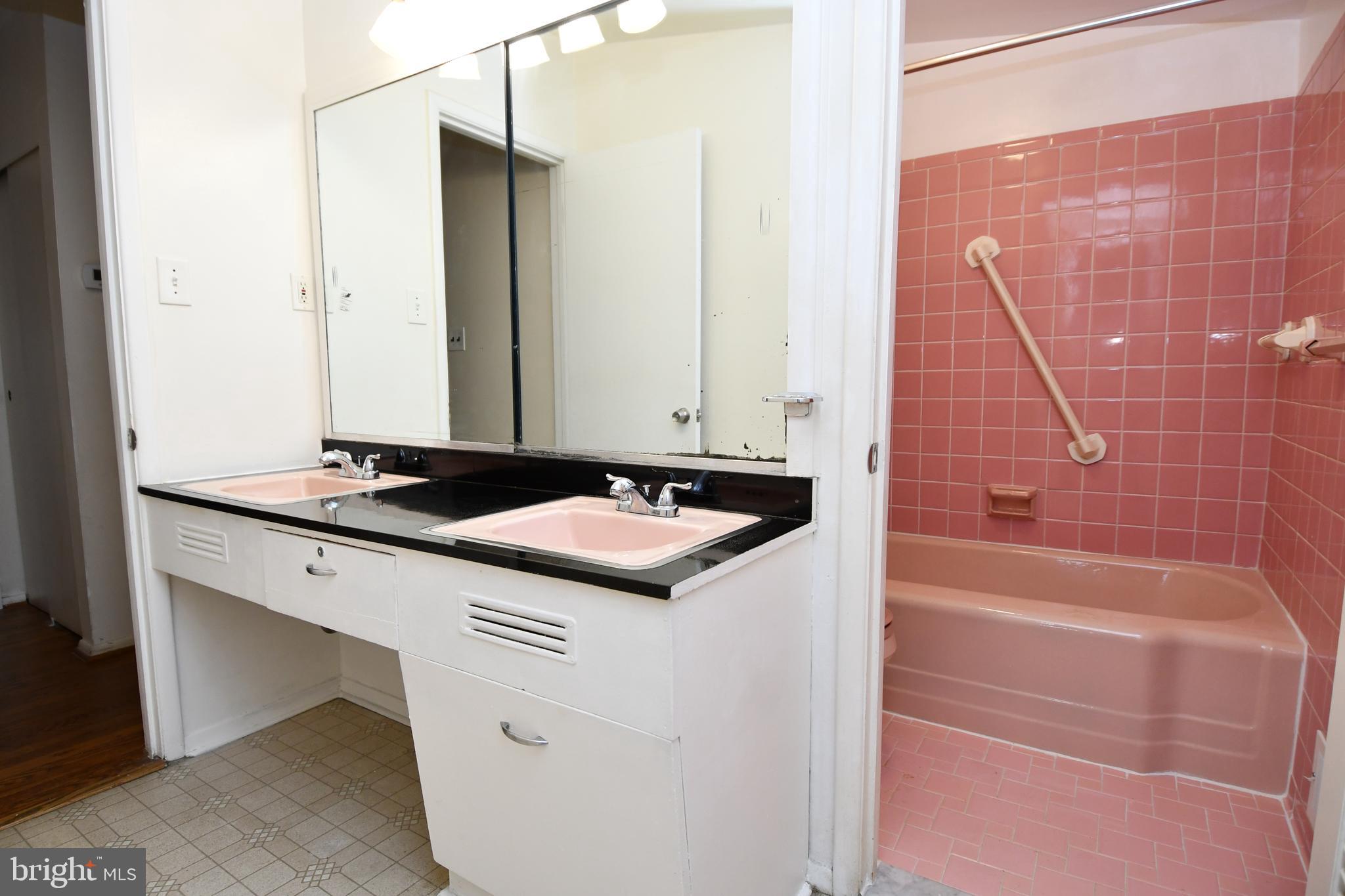 SUMMIT PARK - Residential