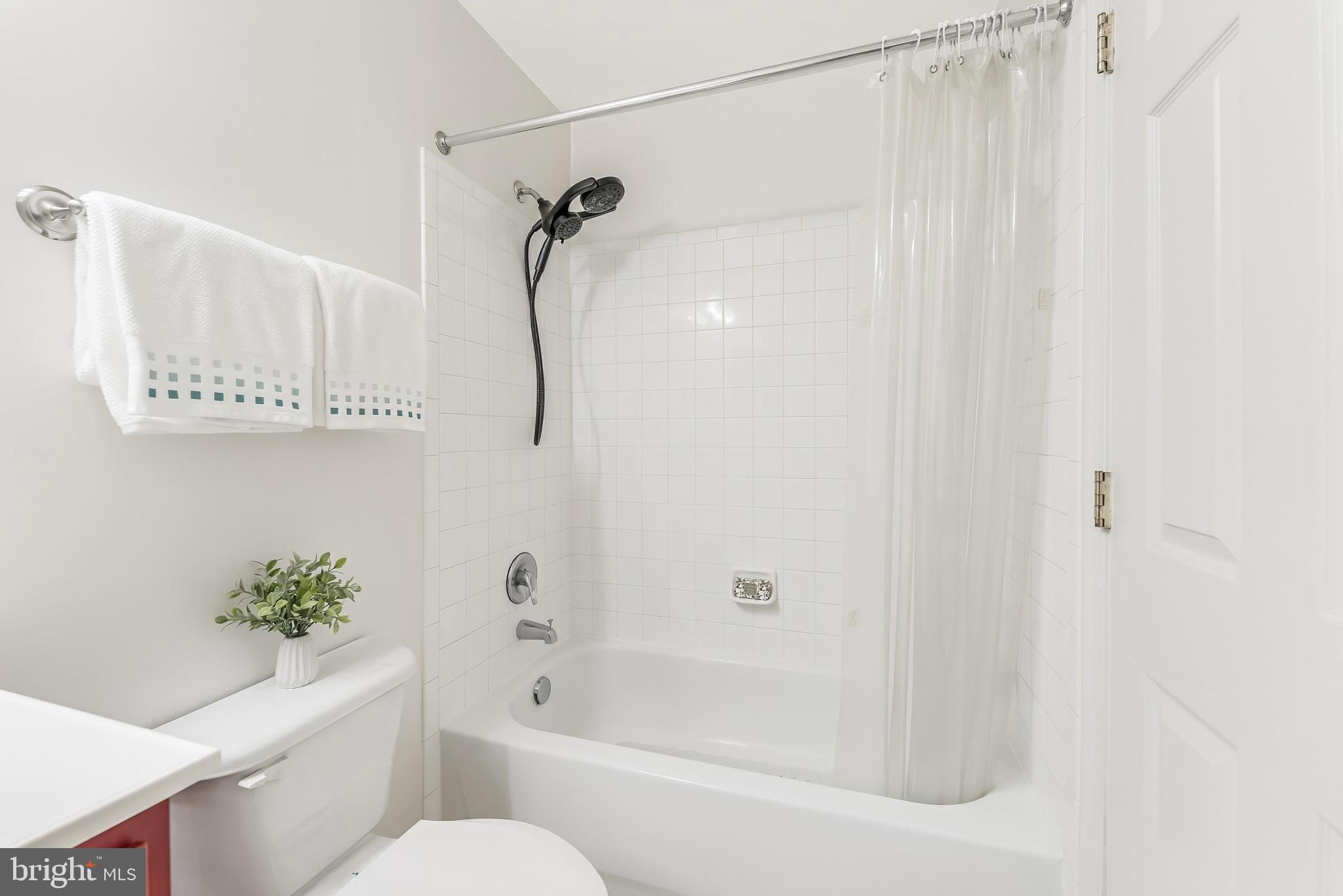 PARKSIDE AT DULLES - Residential