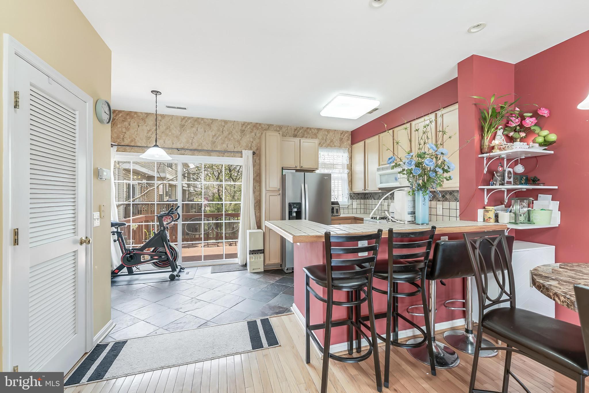 23097 FONTWELL SQUARE