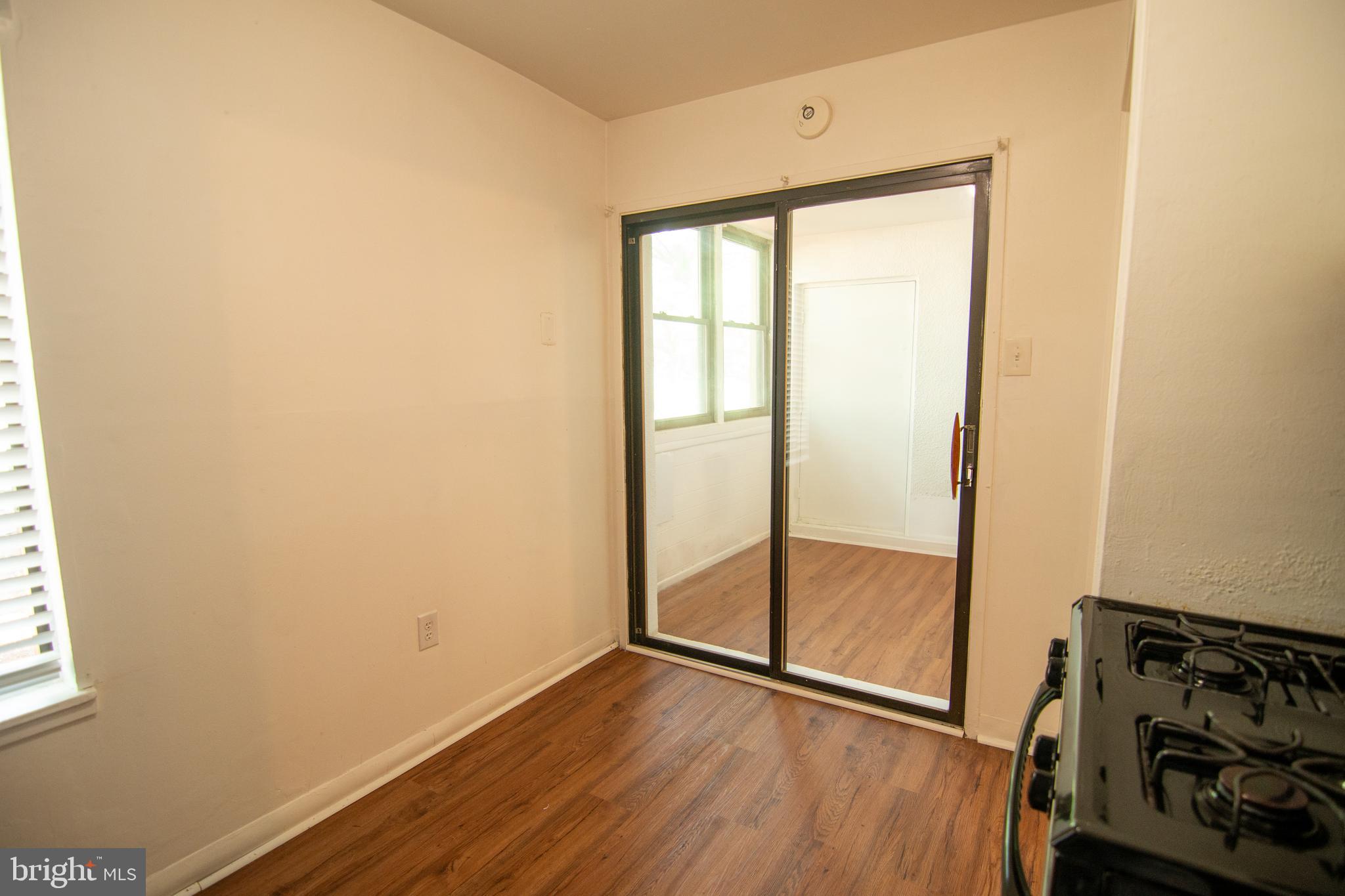 VOM VILLAGE CENTER - Residential Lease