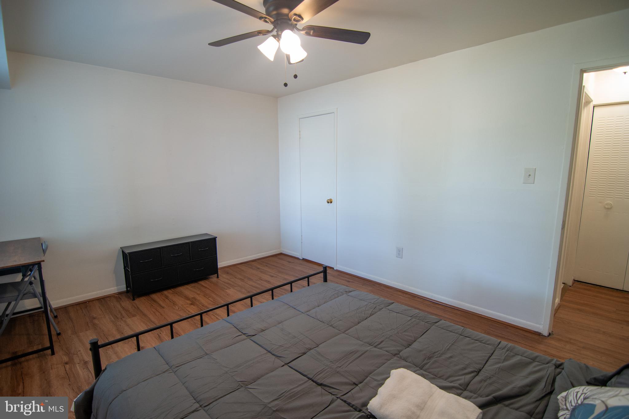 VOM VILLAGE CENTER - Residential Lease