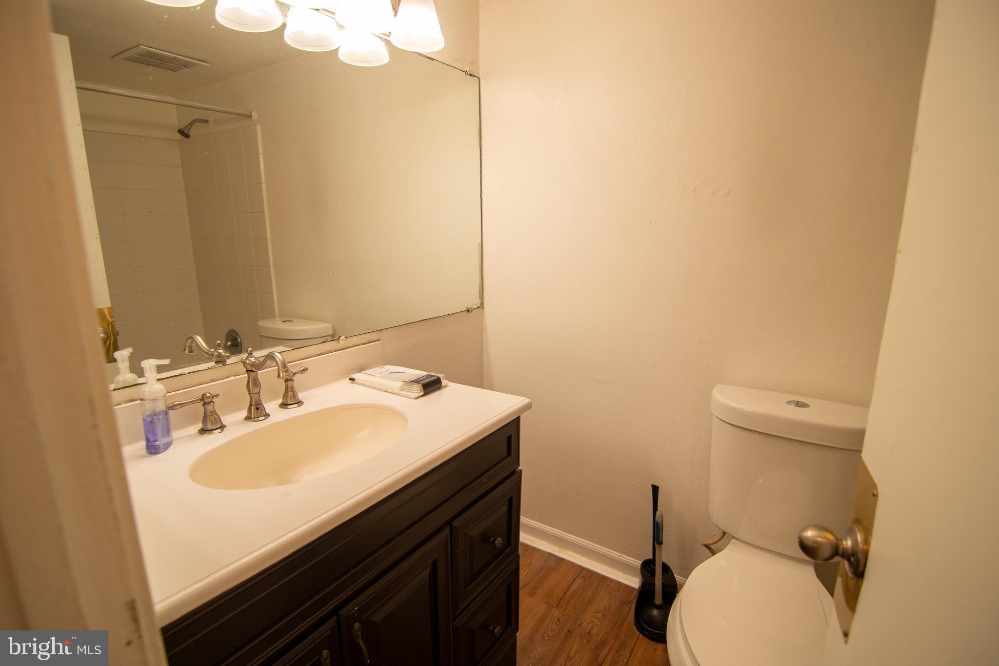 VOM VILLAGE CENTER - Residential Lease