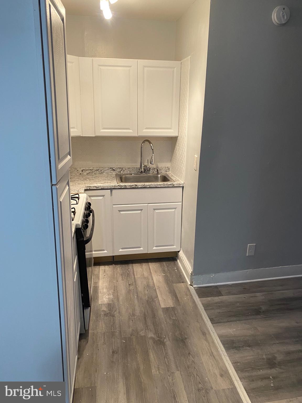 WEST OAK LANE - Residential Lease