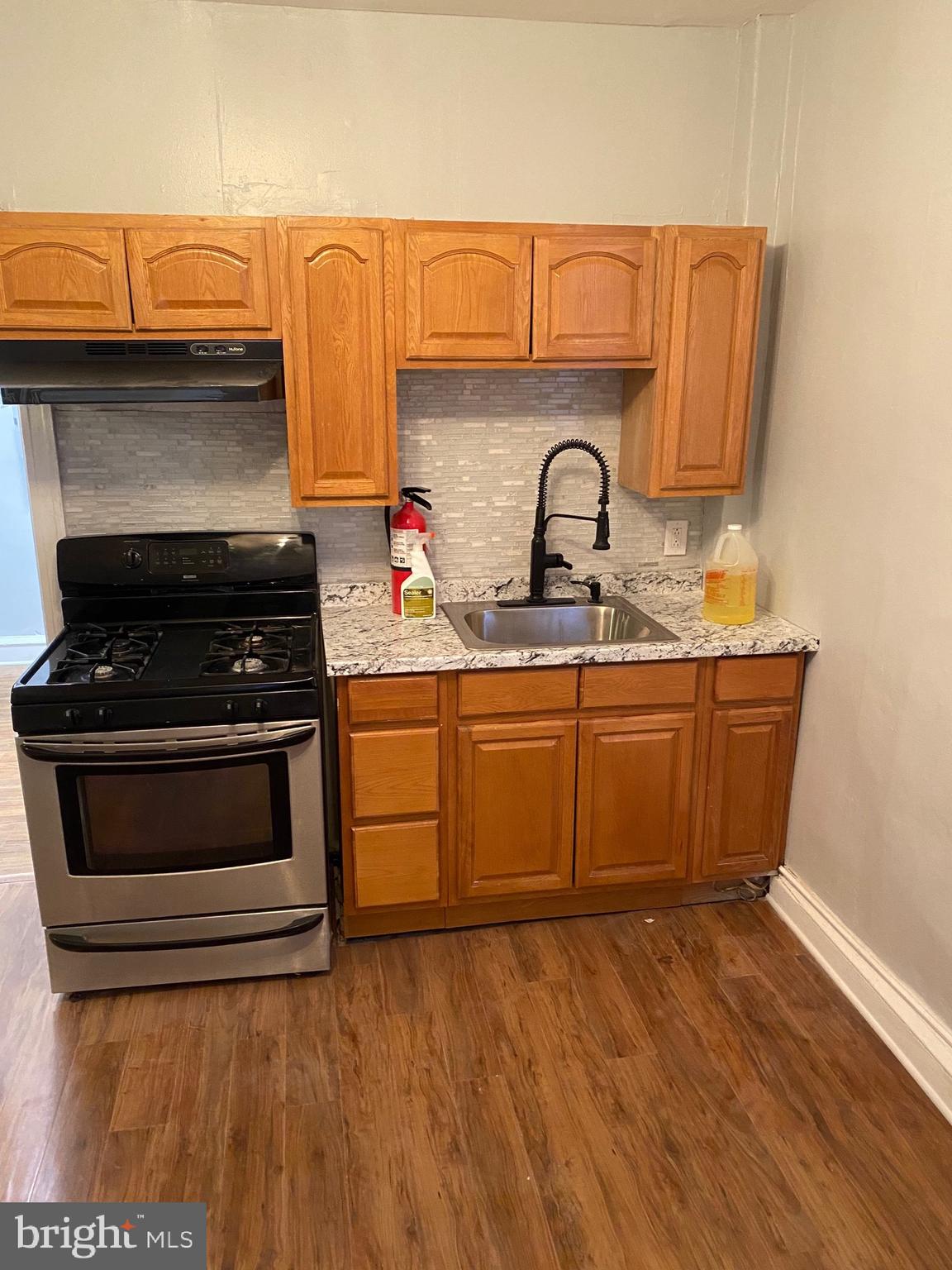 WEST OAK LANE - Residential Lease