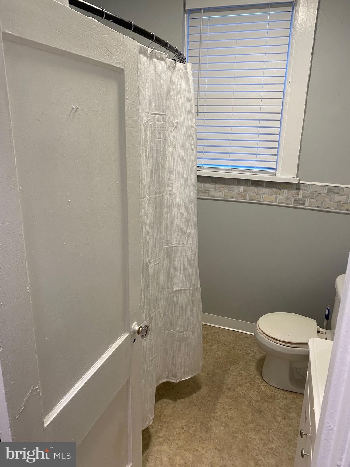 WEST OAK LANE - Residential Lease