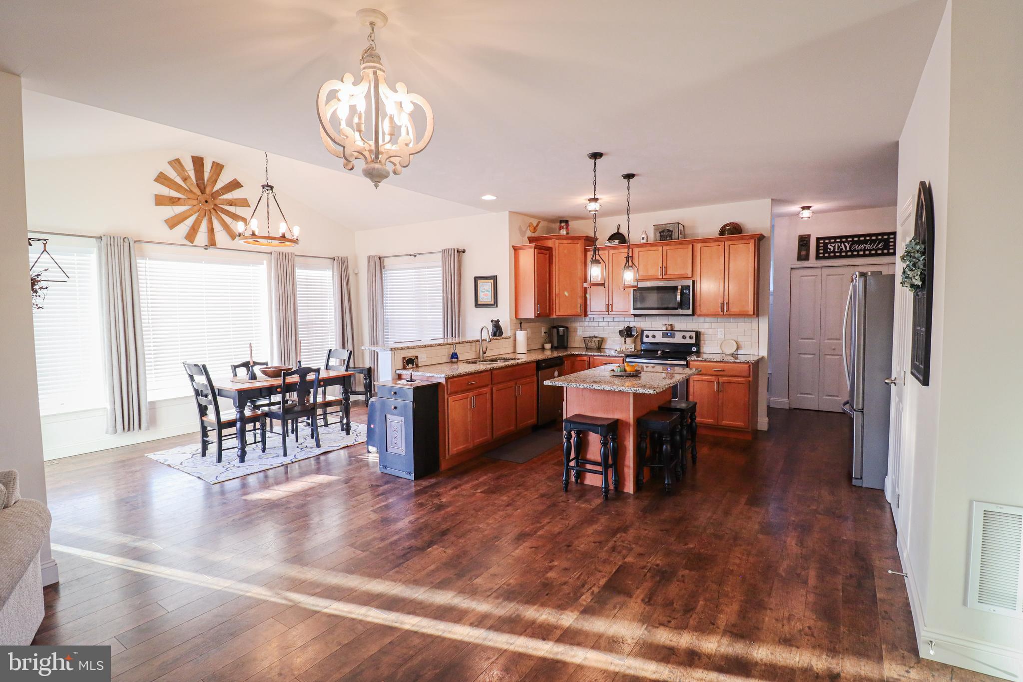 HAMPTON HEIGHTS - Residential