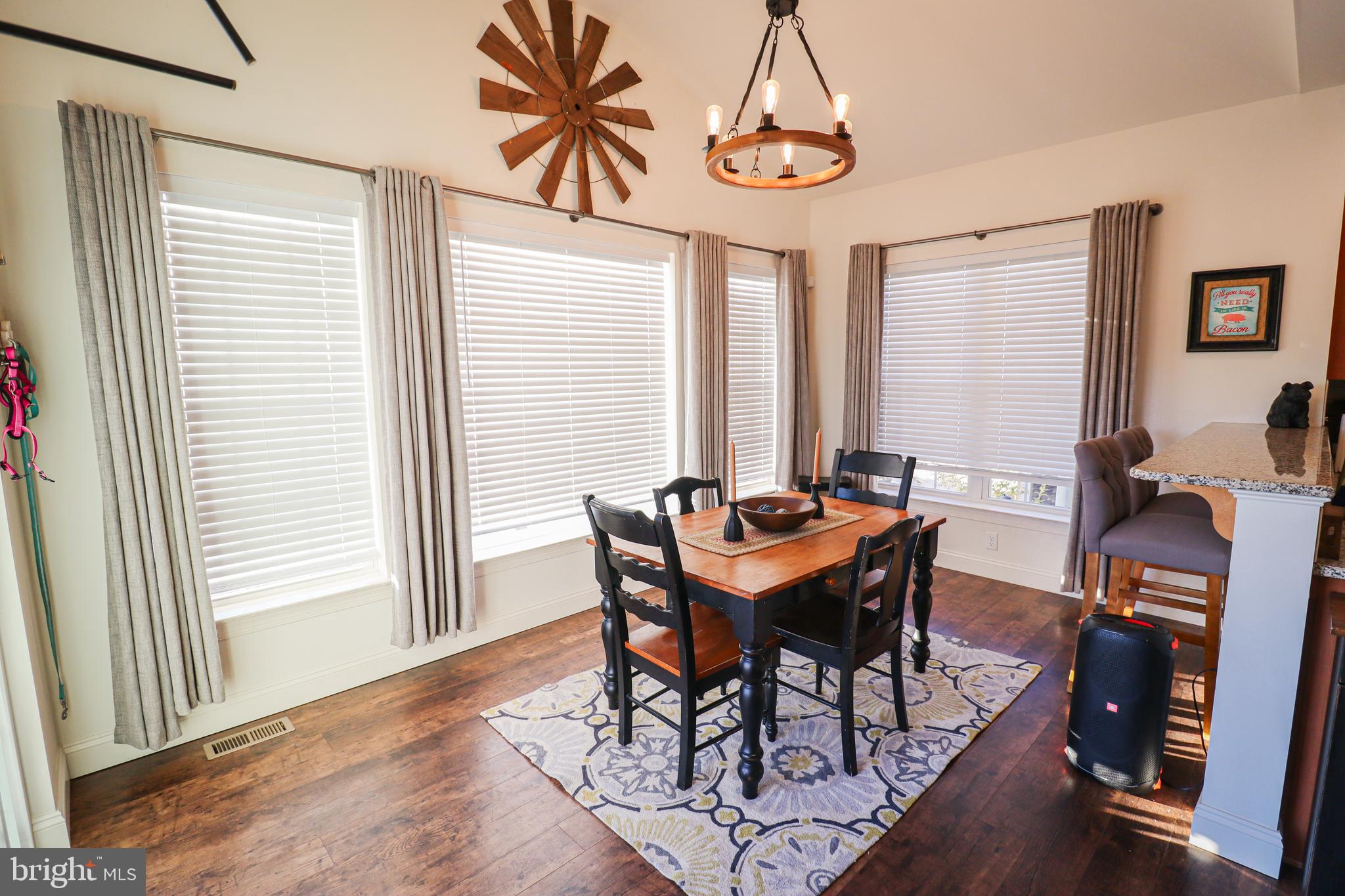 HAMPTON HEIGHTS - Residential