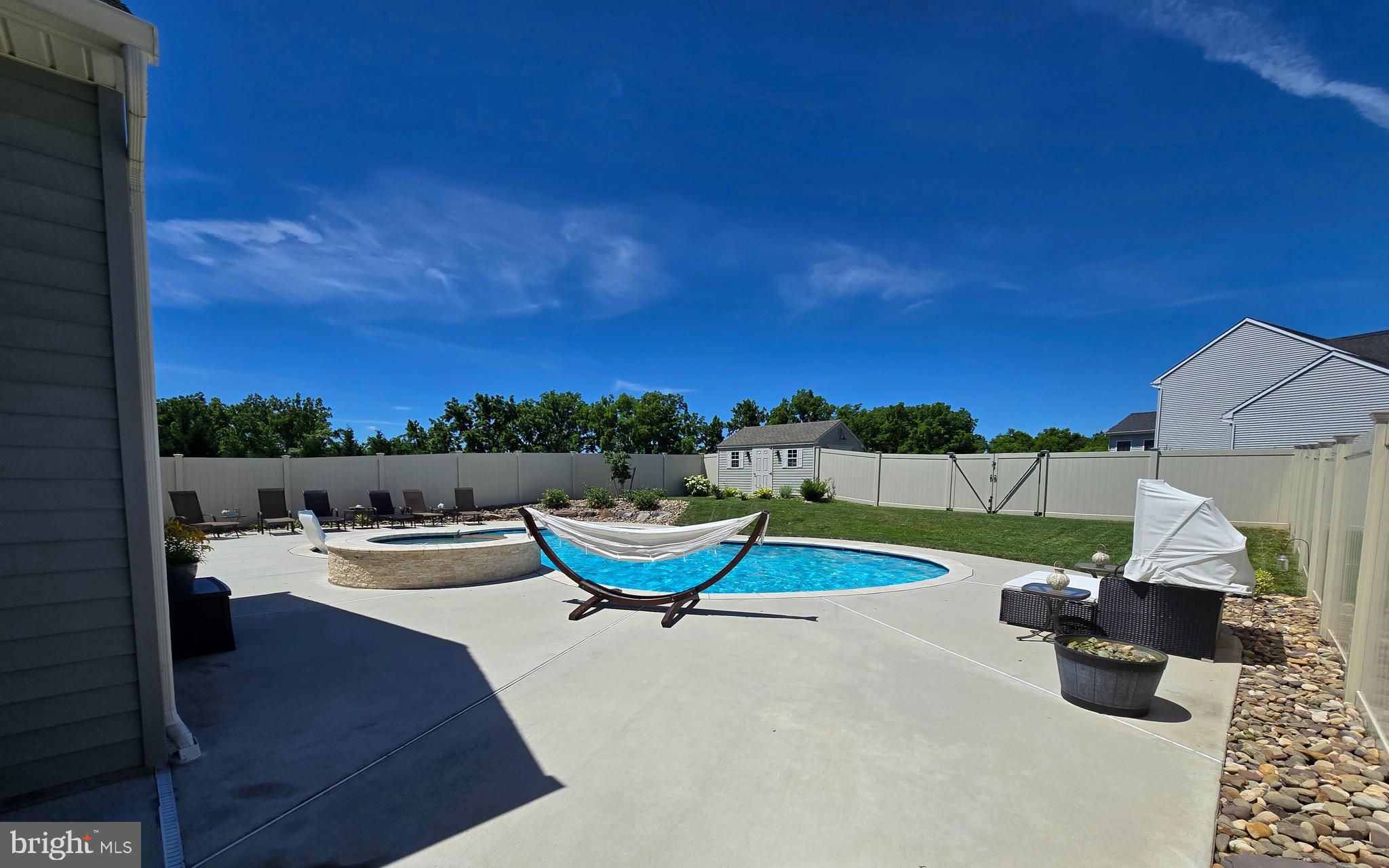 HAMPTON HEIGHTS - Residential