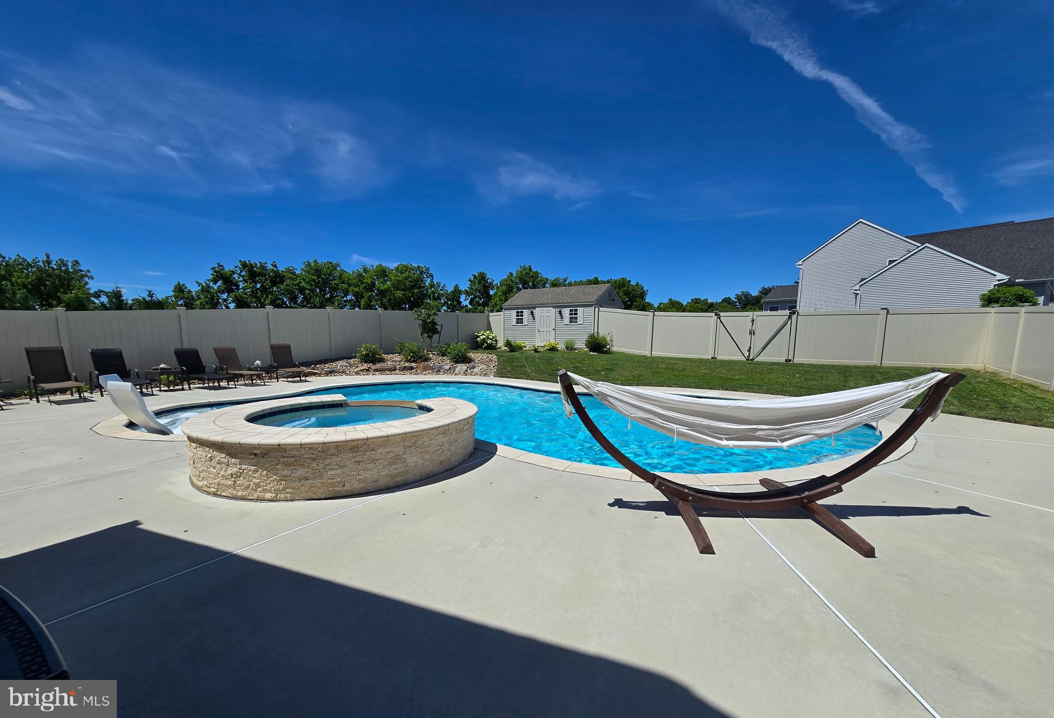HAMPTON HEIGHTS - Residential